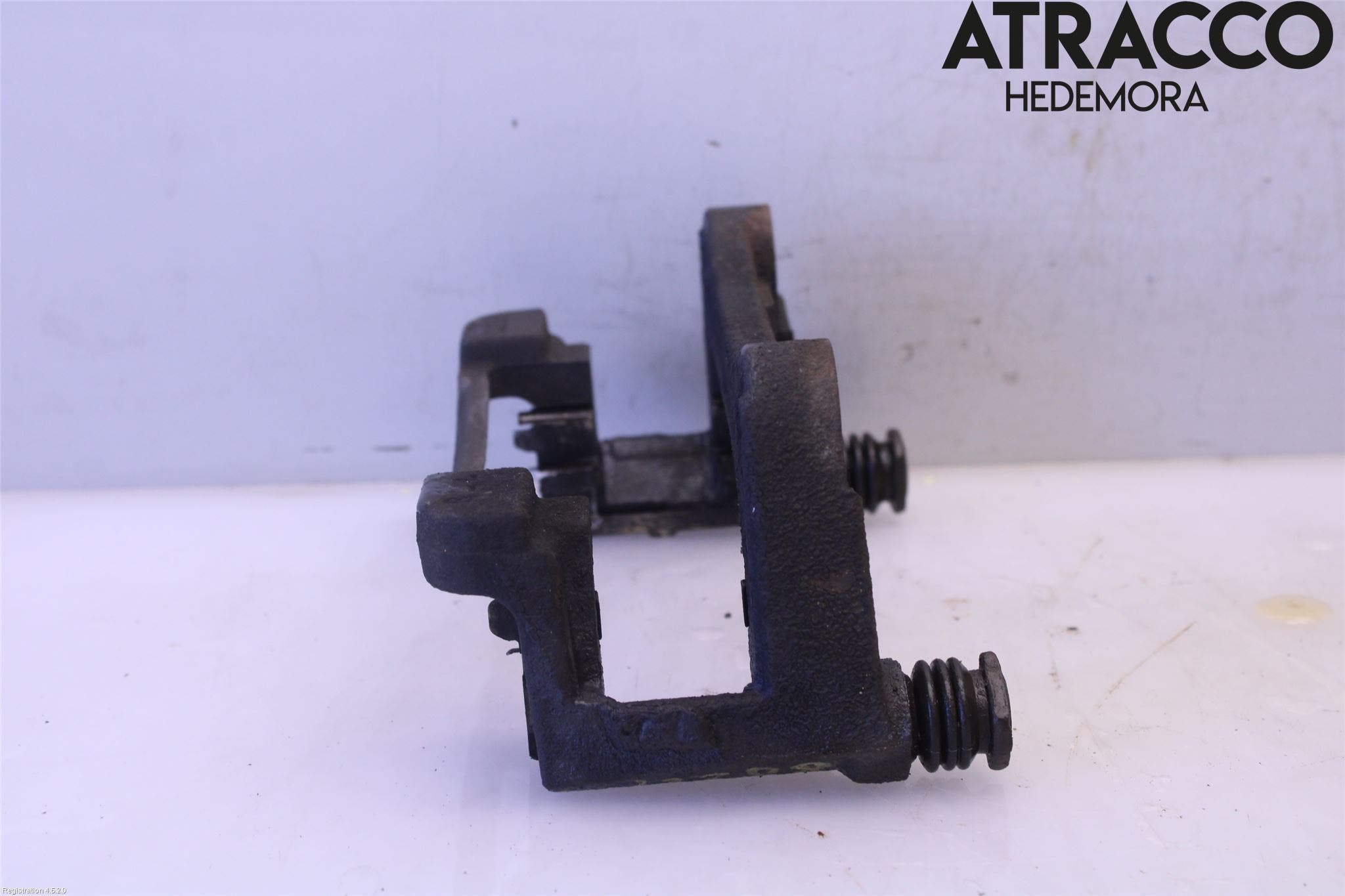 Mazda CX-5 17- Bromsokshållare