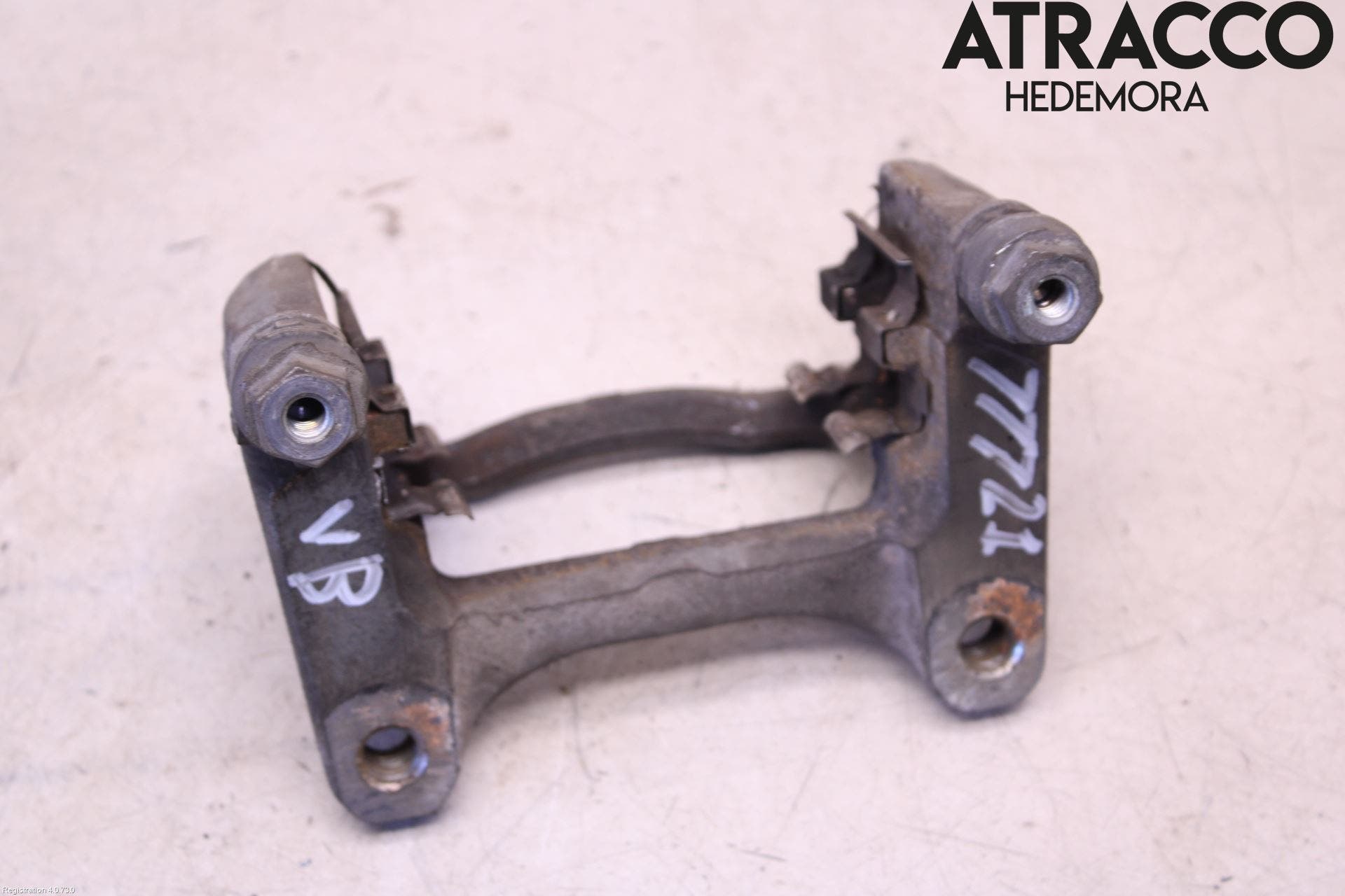 Opel INSIGNIA 17- Bromsokshållare