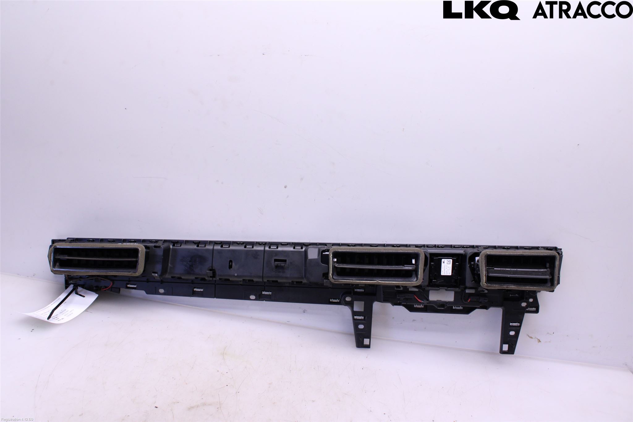 Volkswagen VW PASSAT 15-19 Defrosterkanal-Munstycke