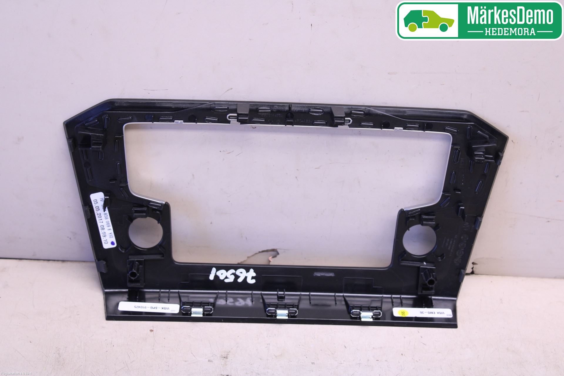 Volkswagen VW PASSAT 15-19 Instrument-Radio Sarg