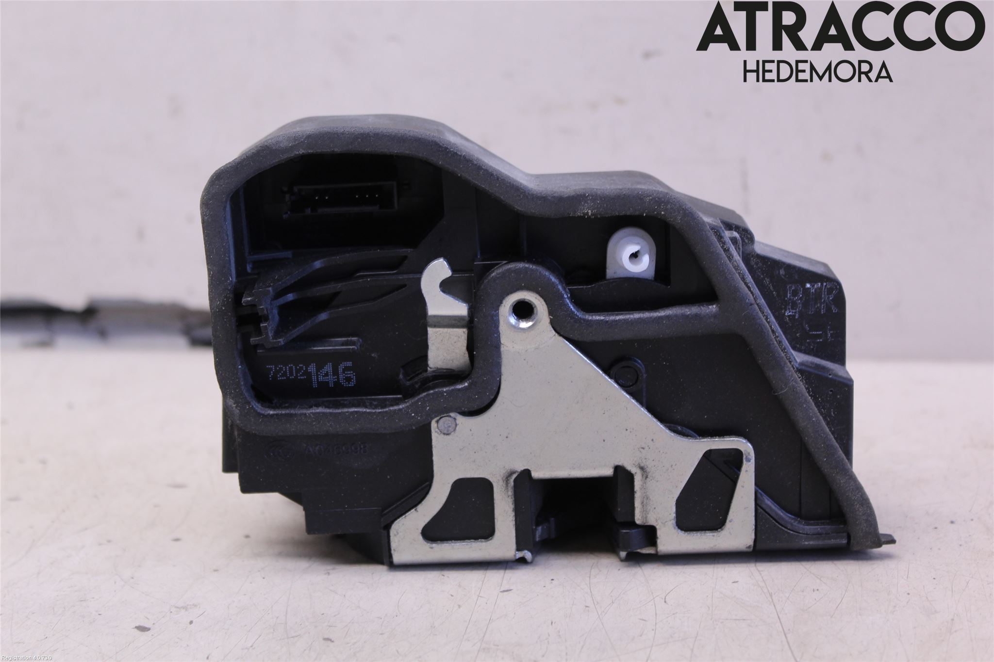 BMW X3 E83     03-10 Låskista-Dörrlås