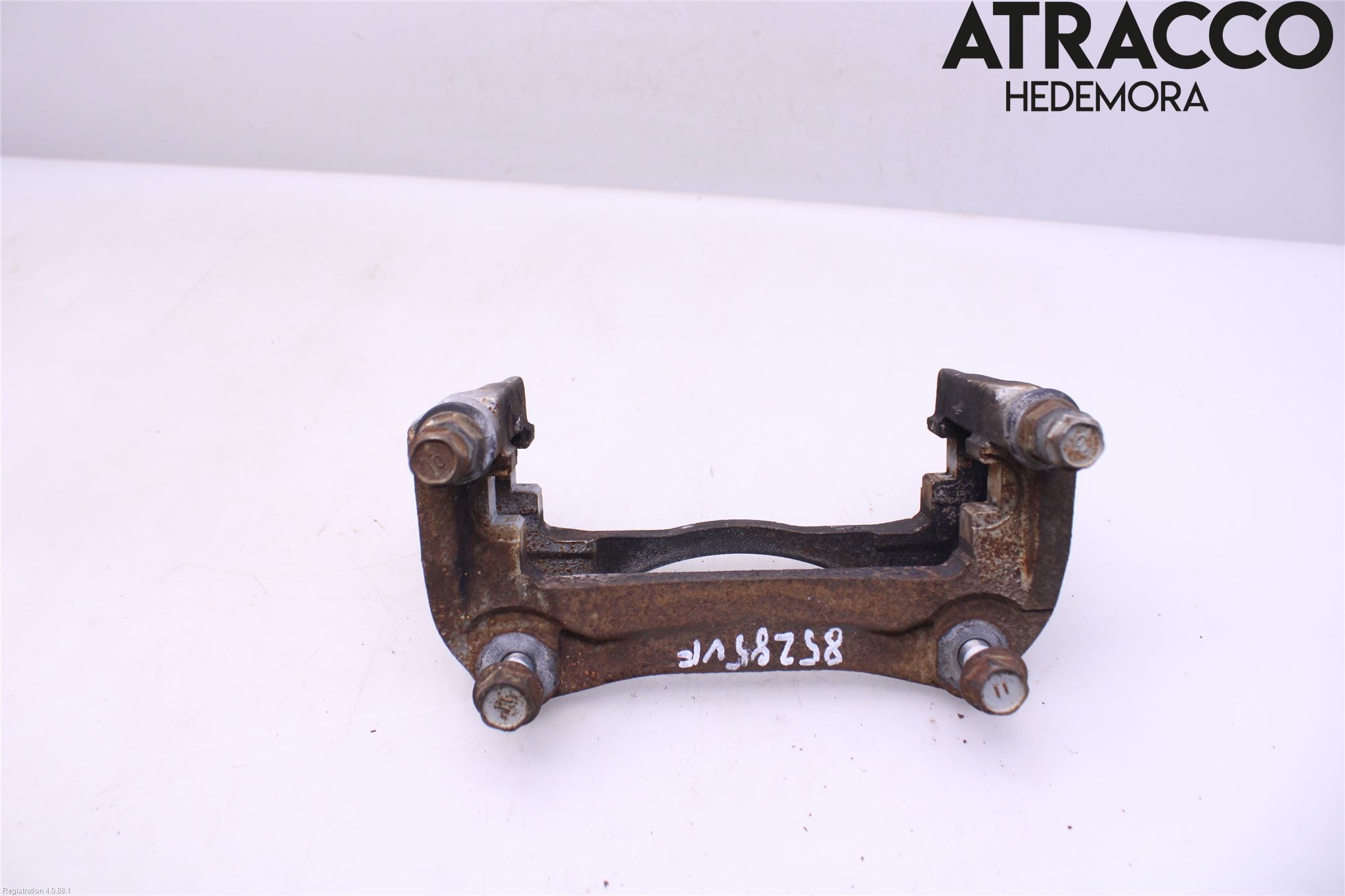 Toyota RAV4 19- Bromsokshållare