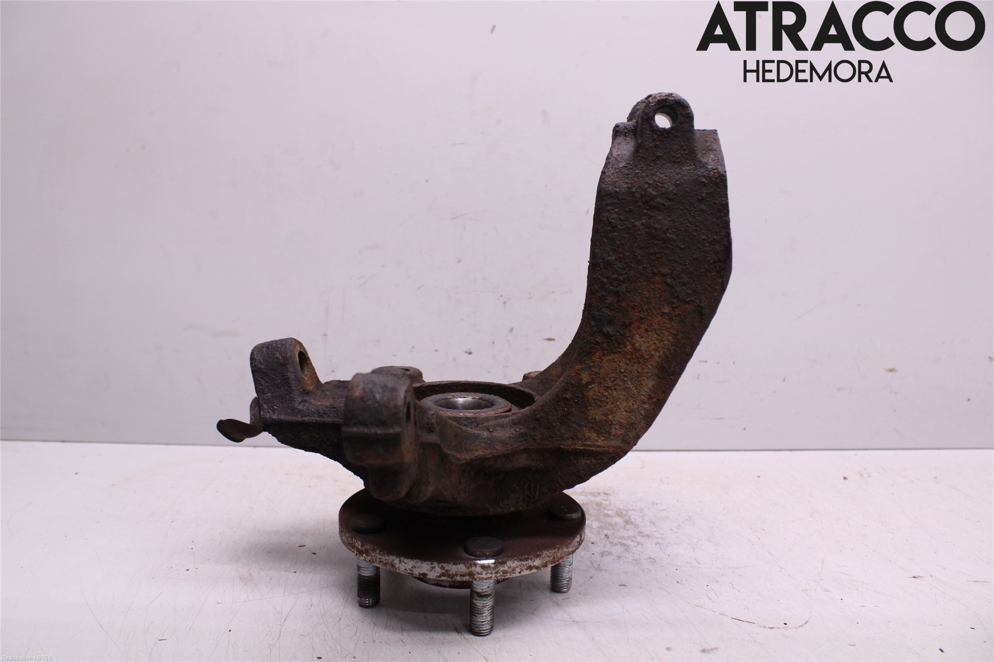 Ford FOCUS     04-07 Styrspindel Lagerhus Hö