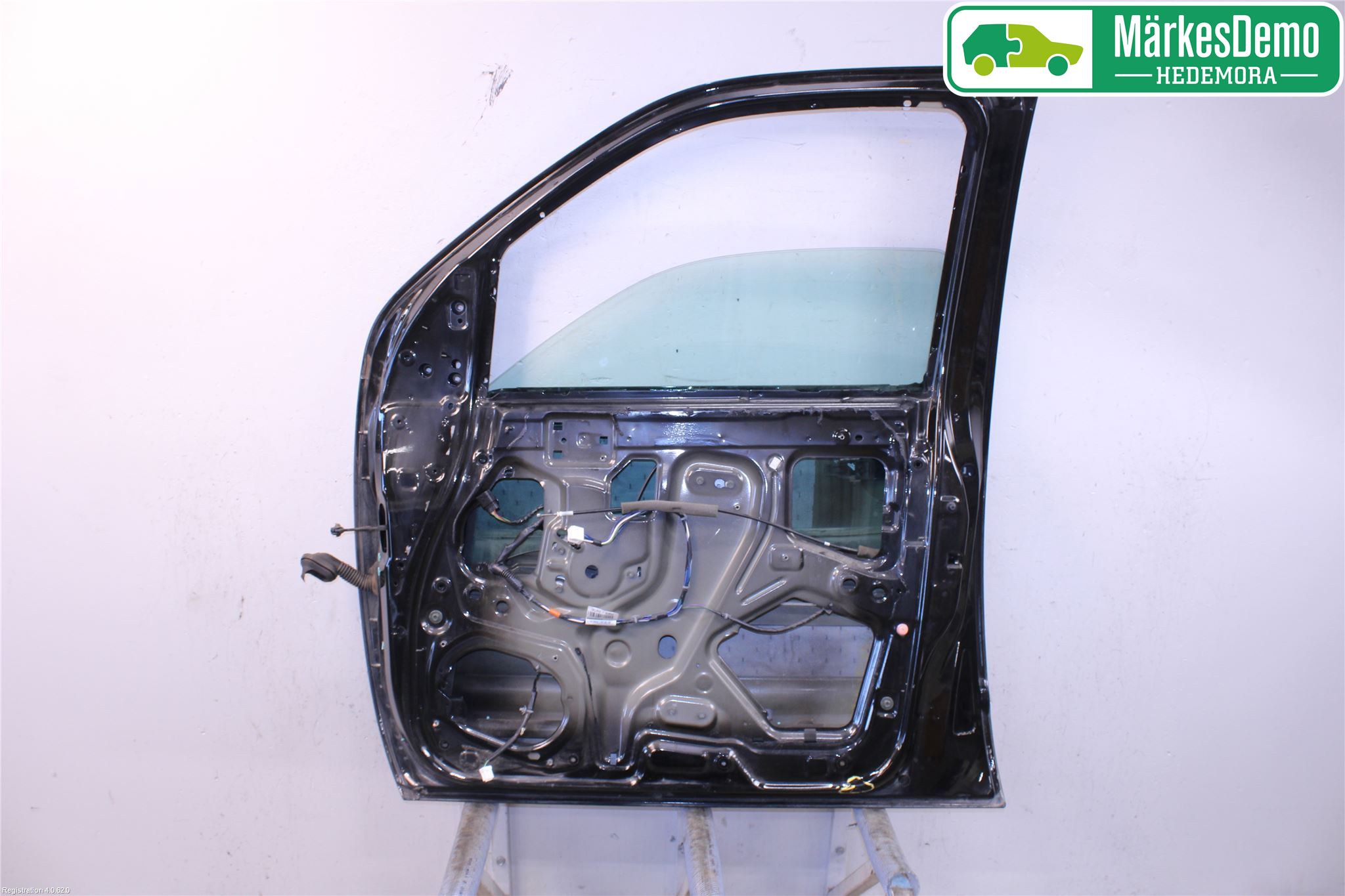 Nissan NAVARA 05-16 Dörr Fram Höger