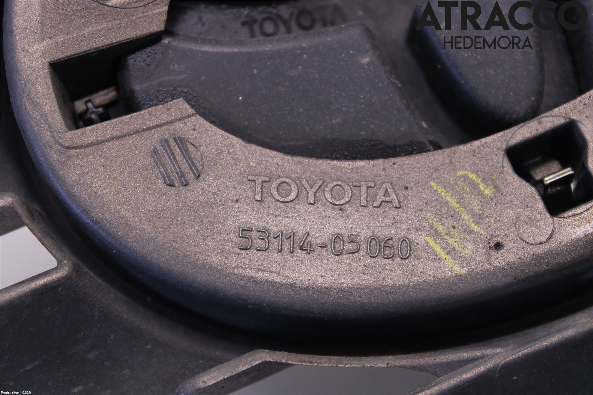 Toyota AVENSIS 03-06 Grill Komp