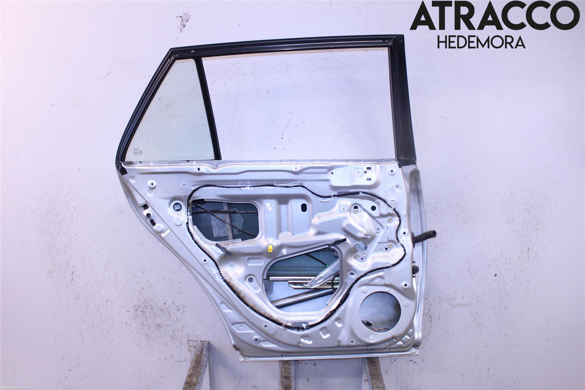 Toyota AVENSIS 03-06 Dörr Bak Vänster