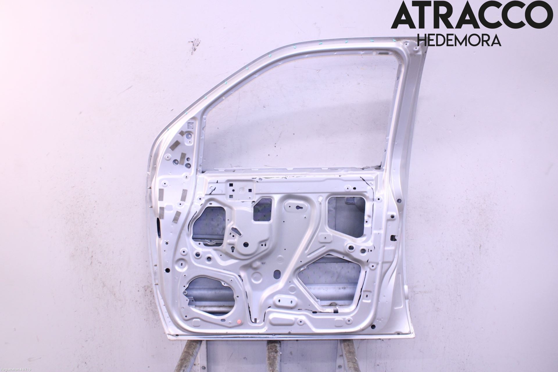 Nissan NAVARA 05-16 Dörr Fram Höger