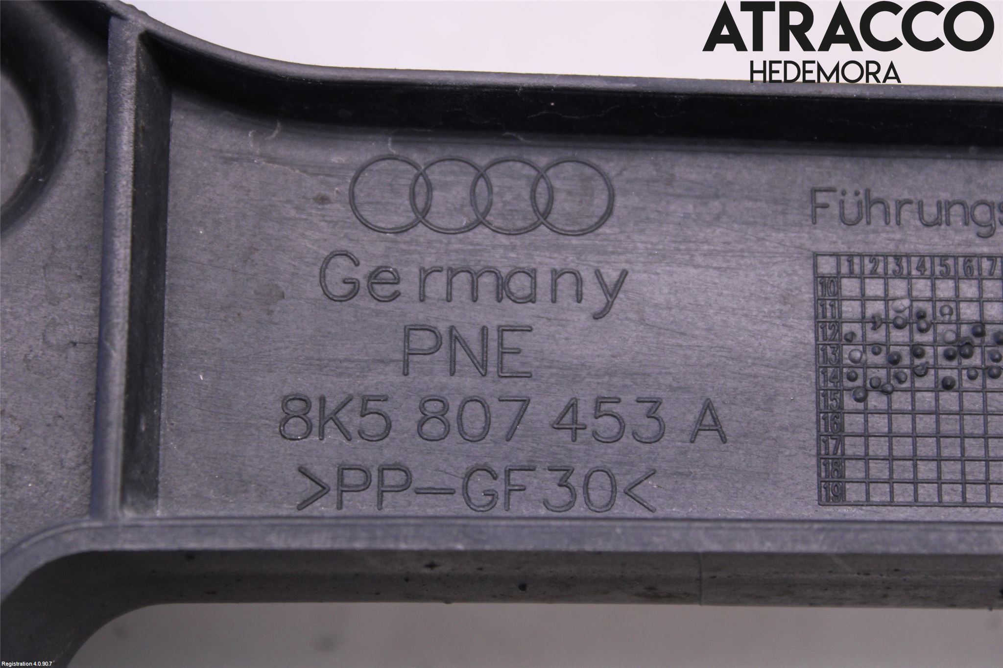 Audi A4 12-15 Stötfångarfäste Bak Vä