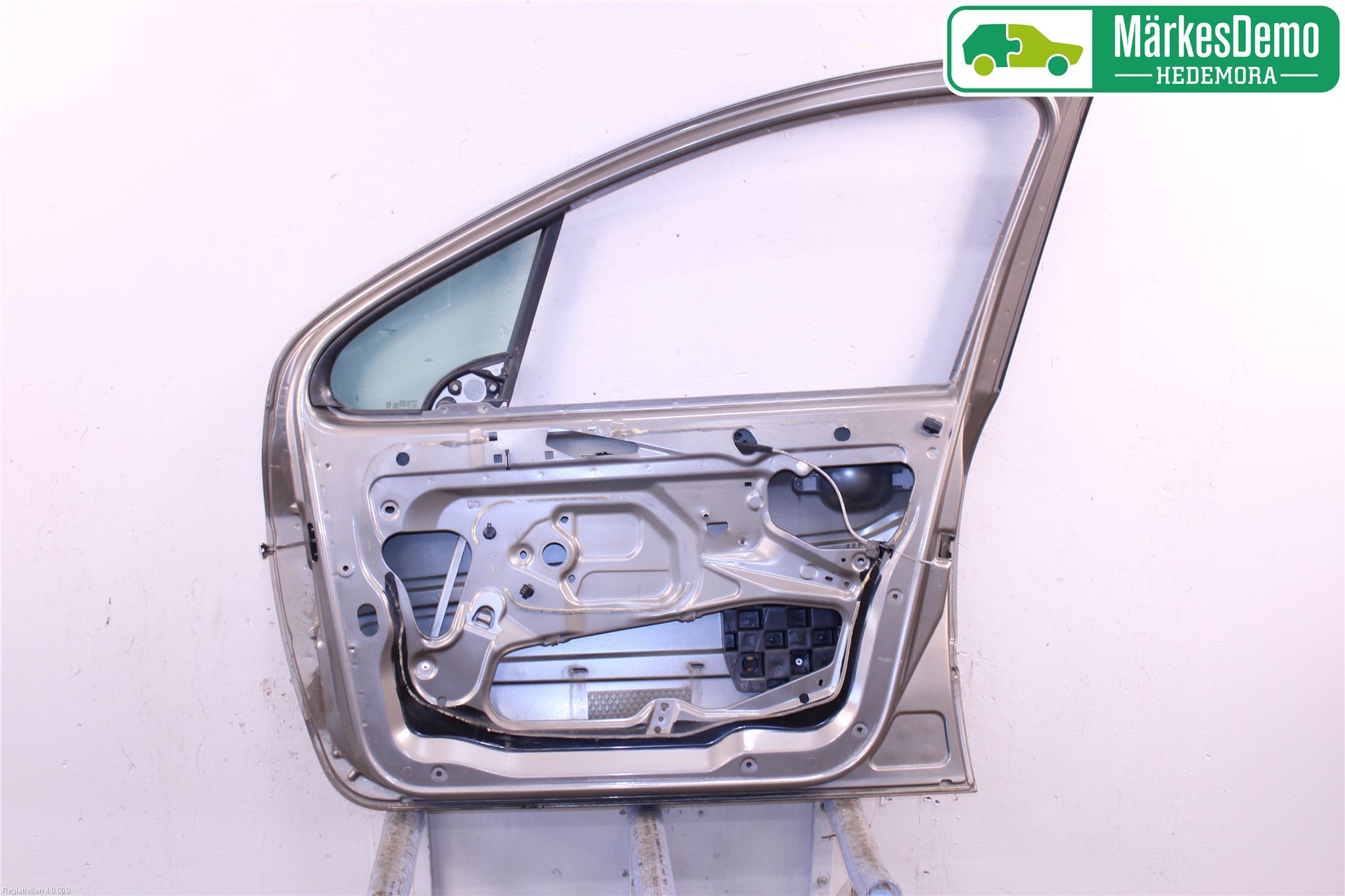 Peugeot 307     01-05 Dörr Fram Höger