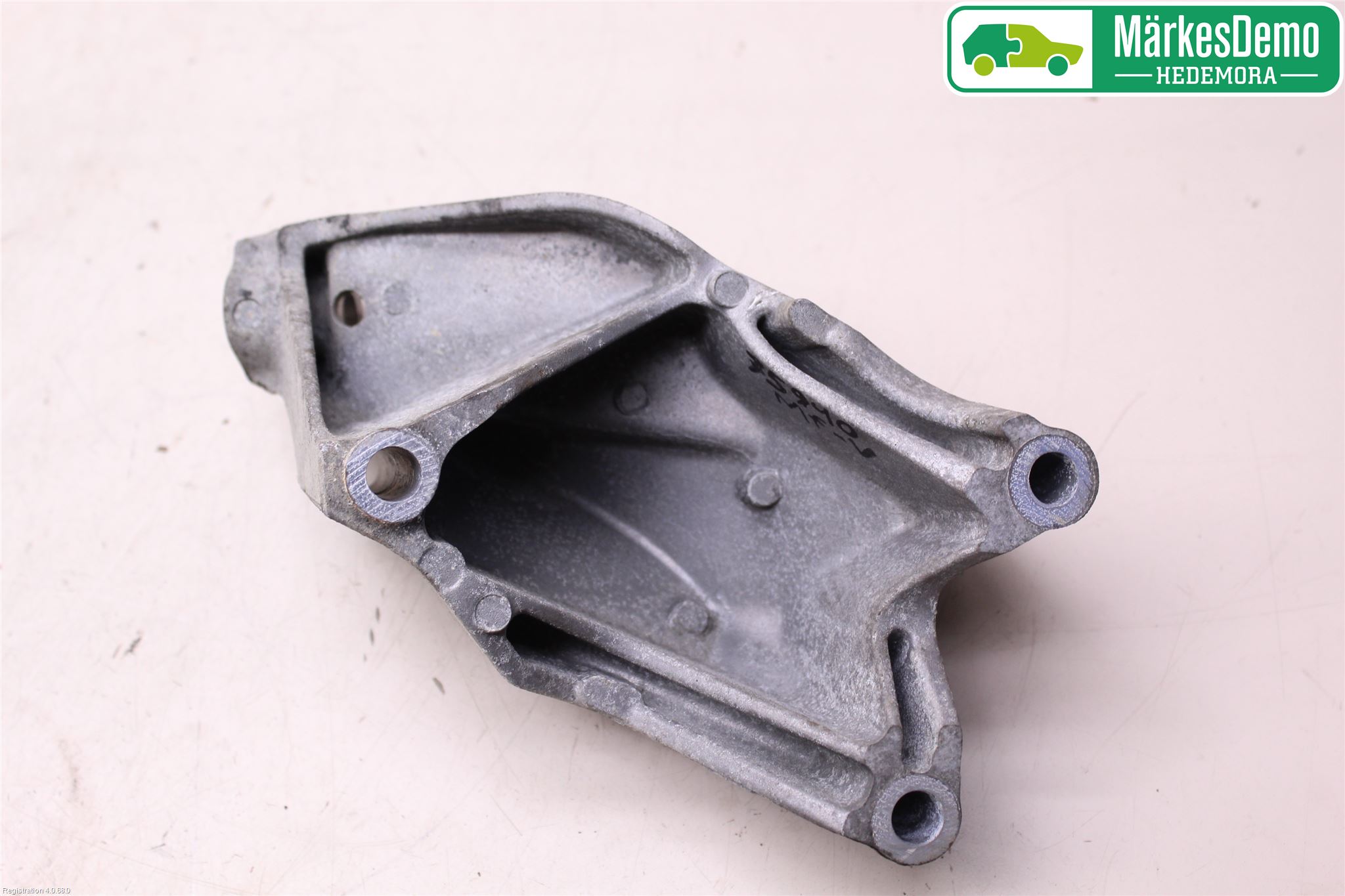 Volkswagen VW AMAROK 2H 10-22 Motorfäste