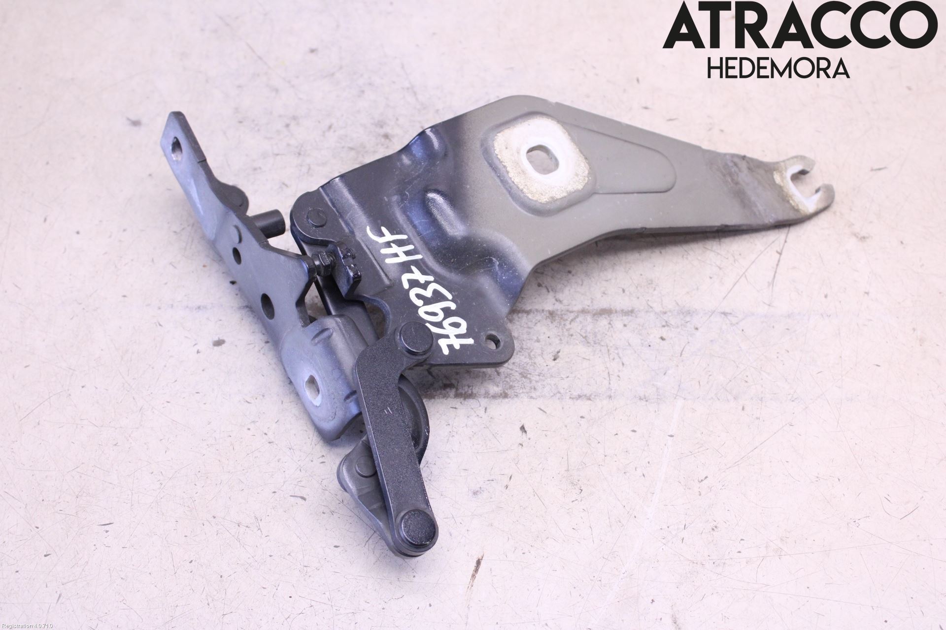 BMW X6 E71/E72   08-14 Huvgångjärn