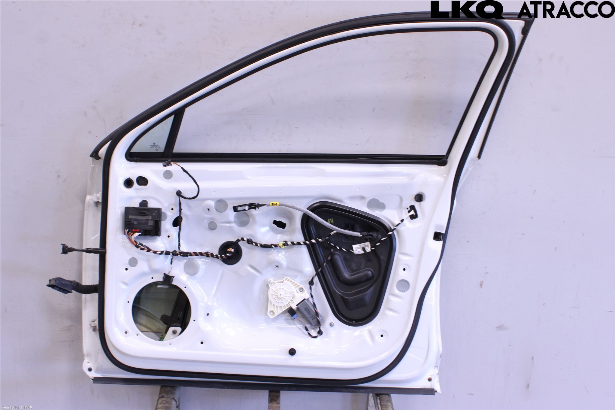 Volkswagen VW PASSAT 15-19 Dörr Fram Höger