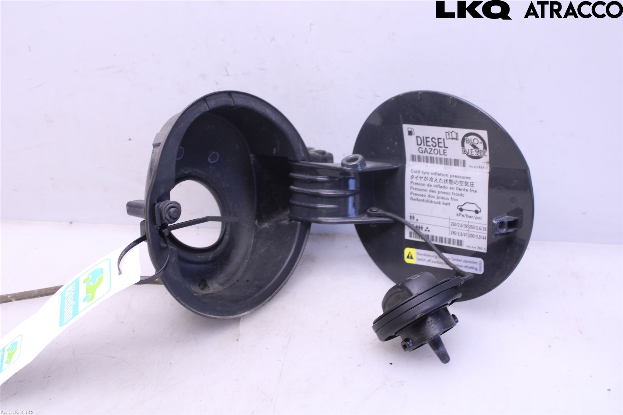 Volkswagen VW PASSAT 11-14 Tanklucka