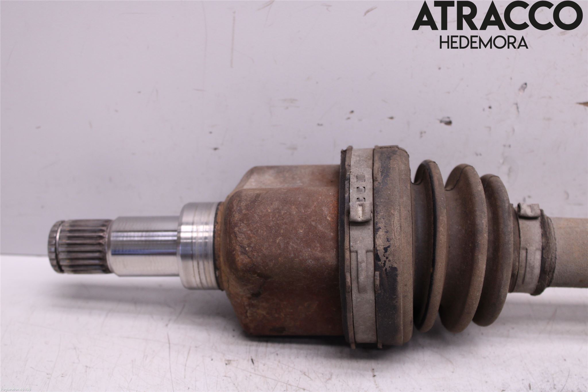 Ford FOCUS 11-14 Drivaxel Fram Vänster