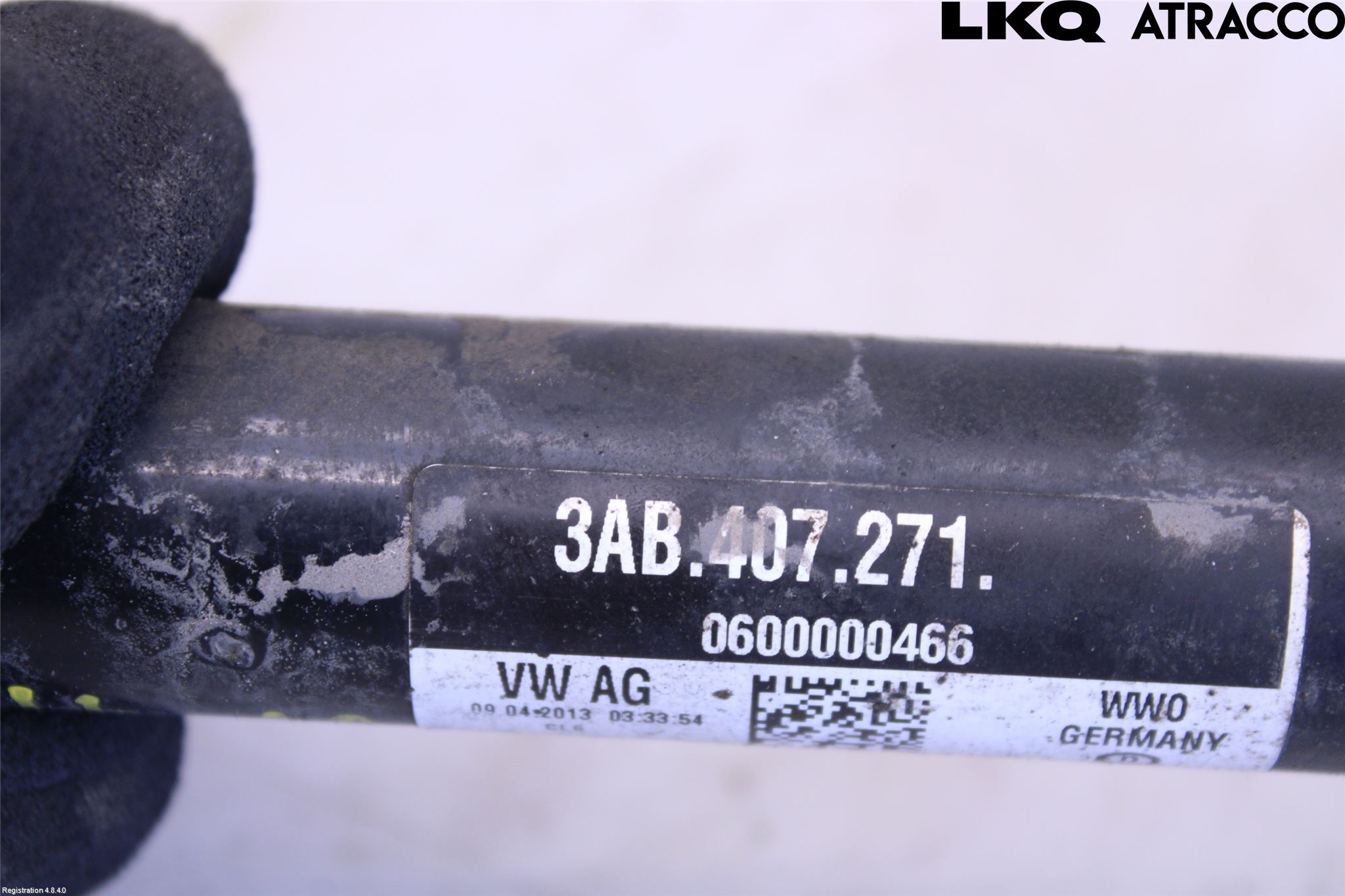 Volkswagen VW PASSAT 11-14 Drivaxel Fram Vänster