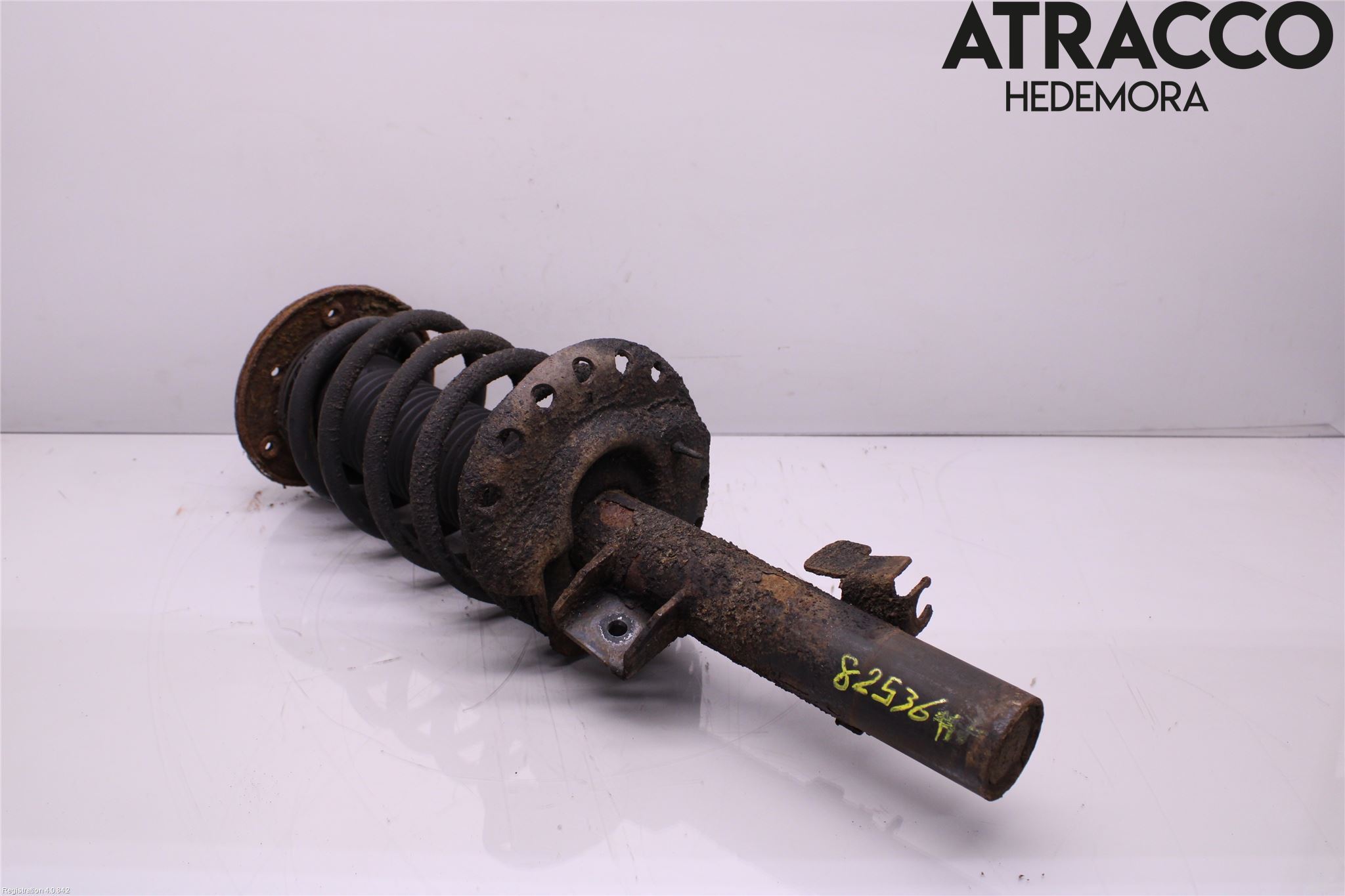 Volvo V70 08-13 Fjäderben Fram Höger