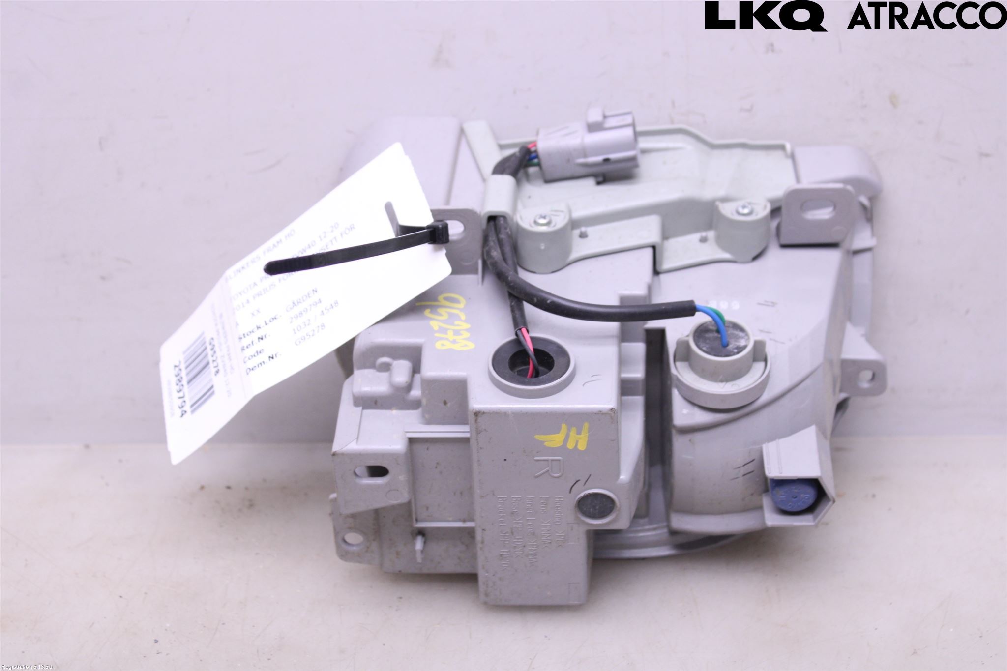 Toyota PRIUS+ ZVW40 12-20 Blinkers Fram Höger