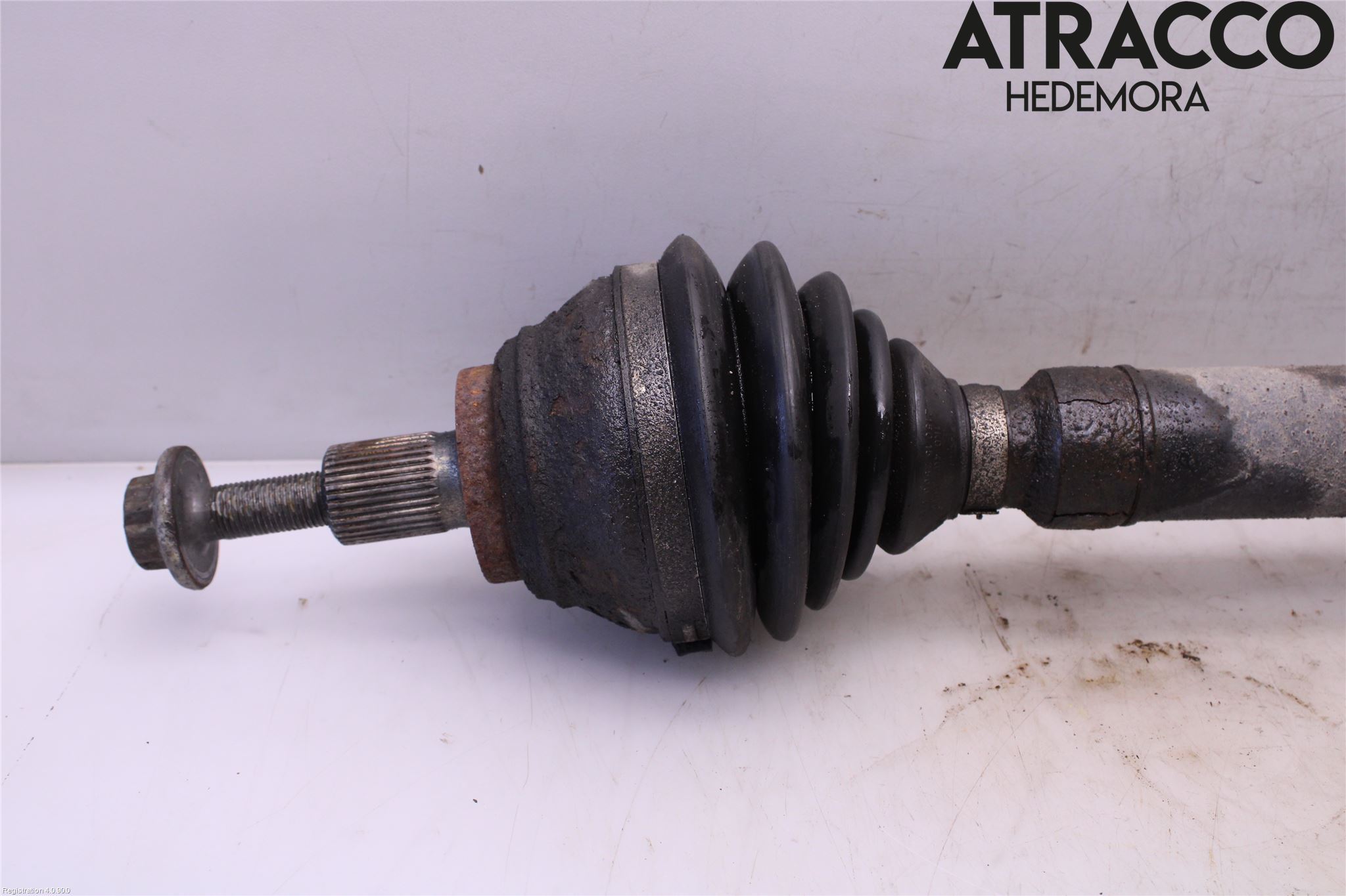 Volkswagen VW PASSAT 11-14 Drivaxel Fram Höger