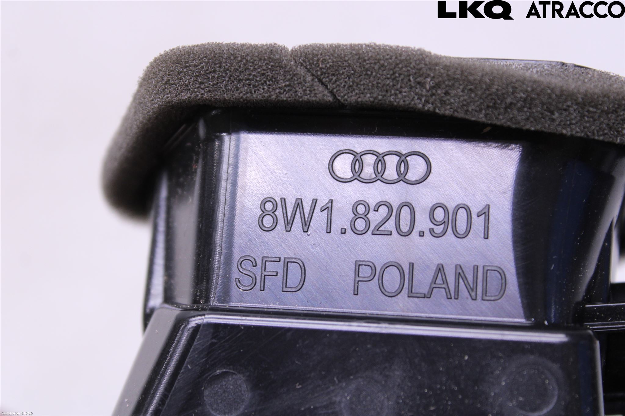 Audi A4/S4 B9 20- Defrosterkanal-Munstycke