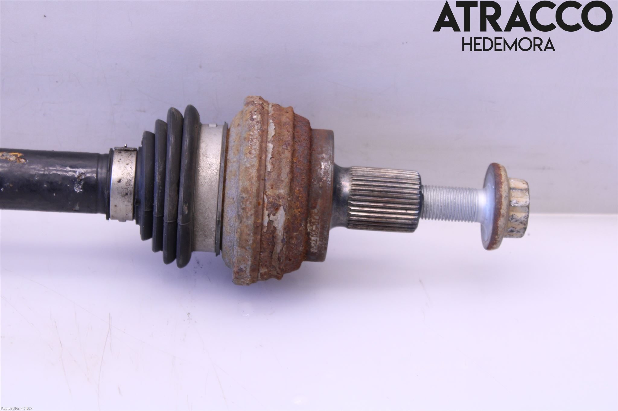 Skoda SUPERB 16-24 Drivaxel Bak Höger