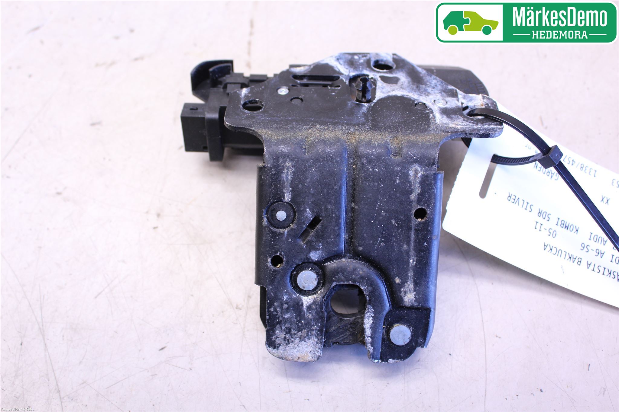 Audi A6/S6     05-11 Låskista Baklucka