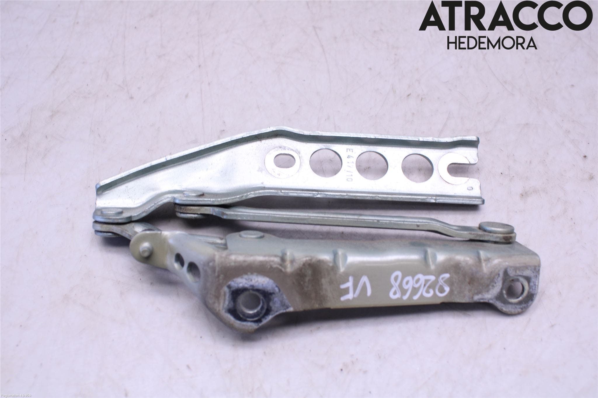 Skoda FABIA 07-14 Huvgångjärn