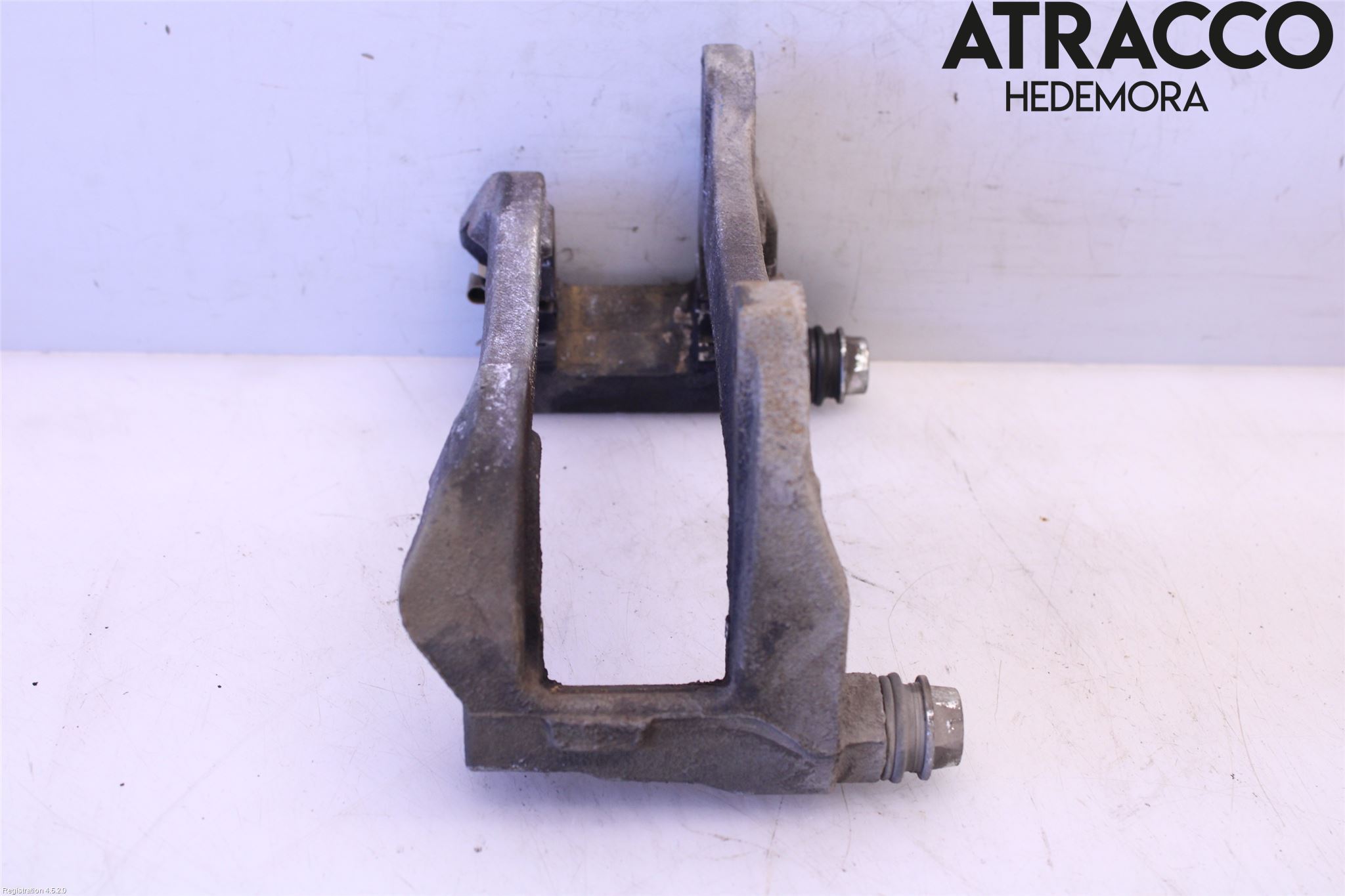 Toyota RAV4 19- Bromsokshållare