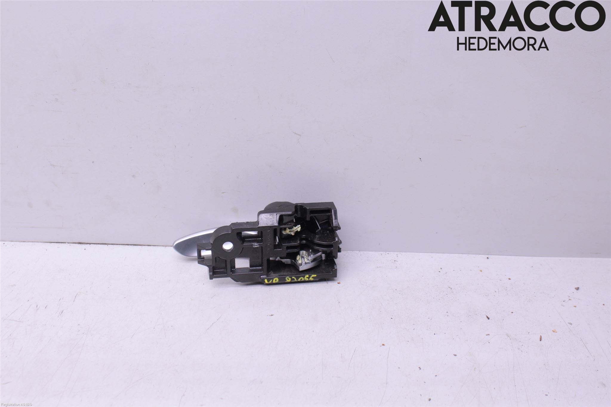 Toyota C-HR 16-23 Dörrhandtag Inre Vä