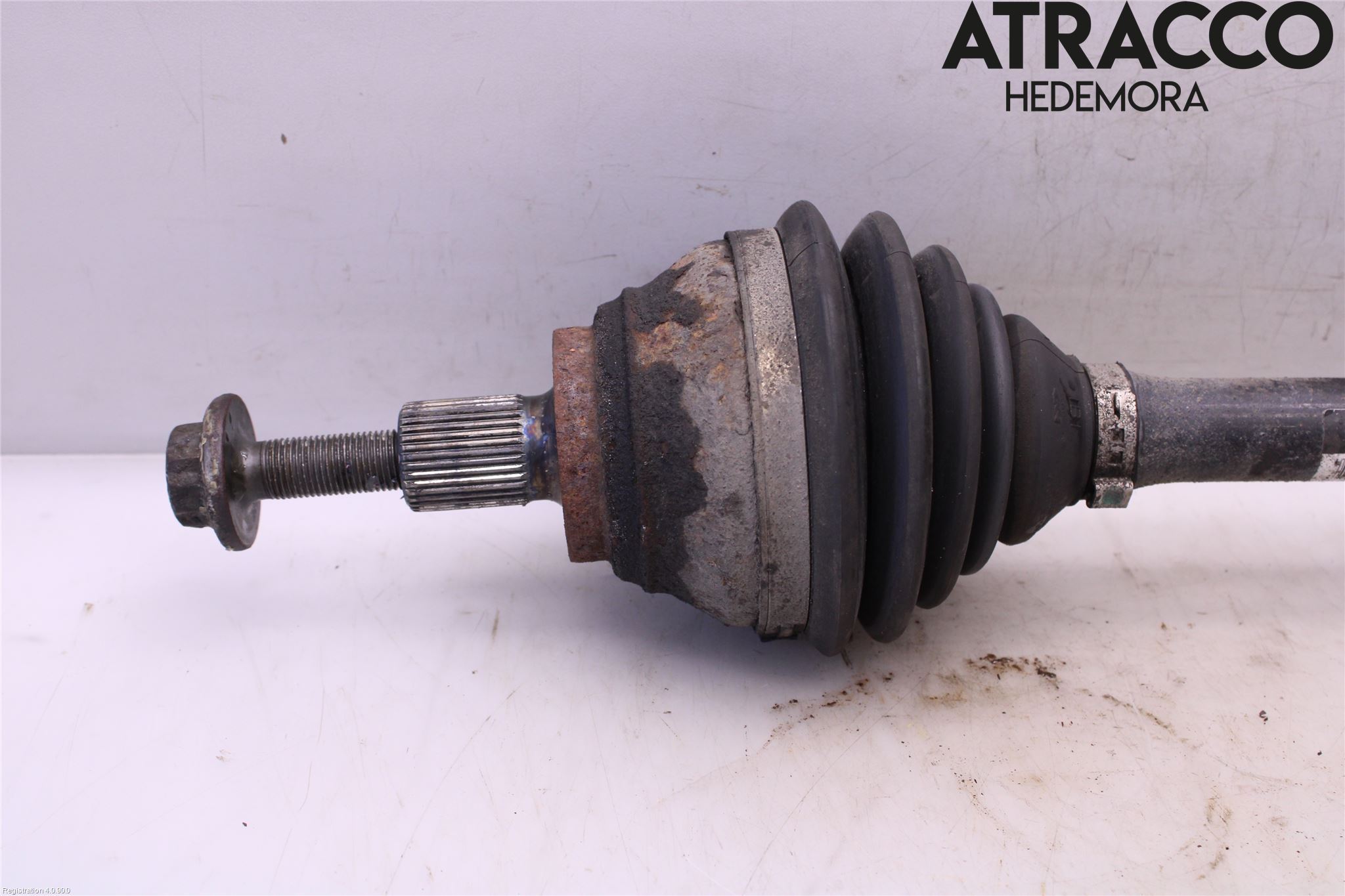 Volkswagen VW PASSAT 11-14 Drivaxel Fram Vänster
