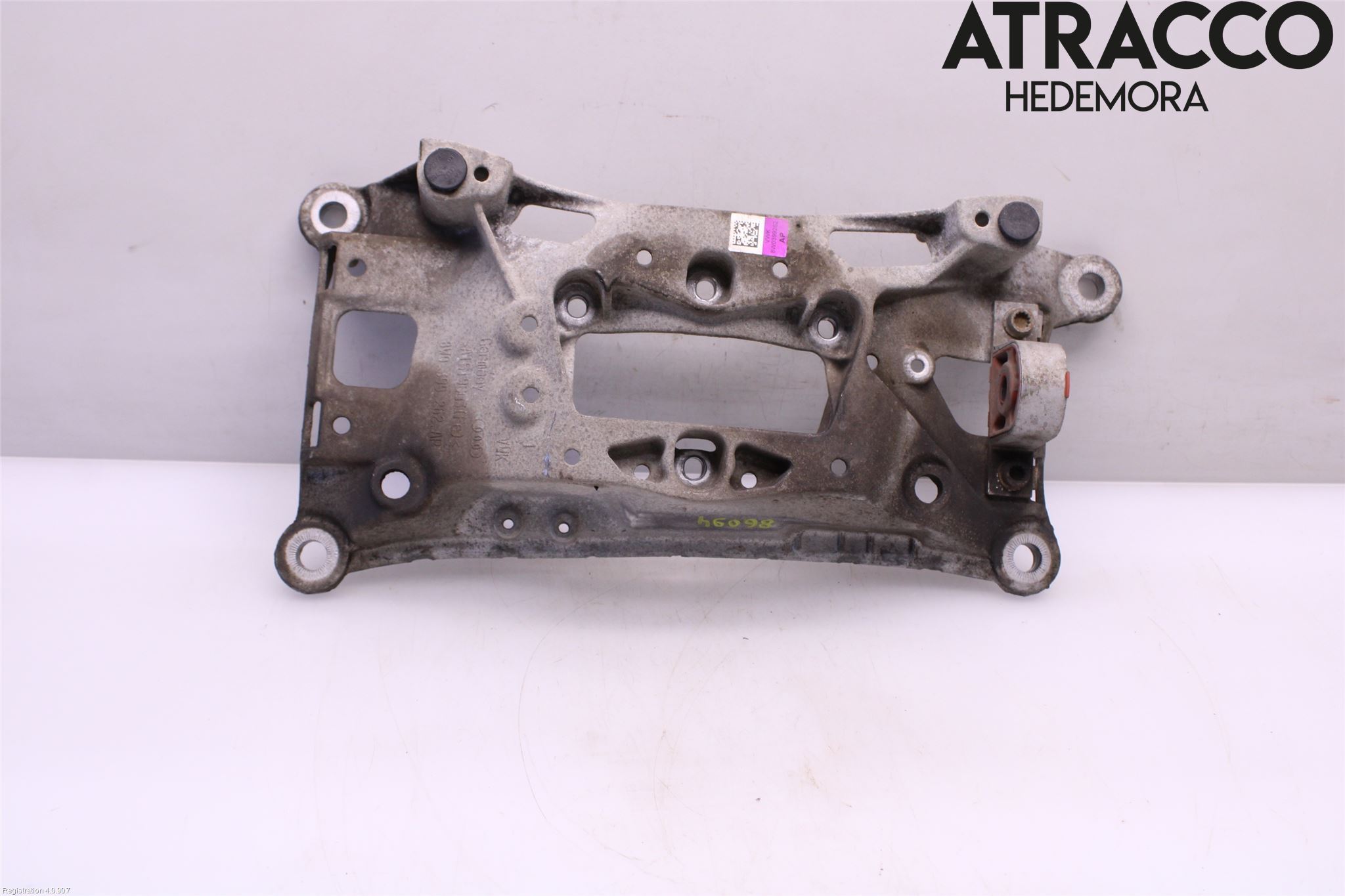 Audi A4 ALLROAD 17- Växellådsbalk