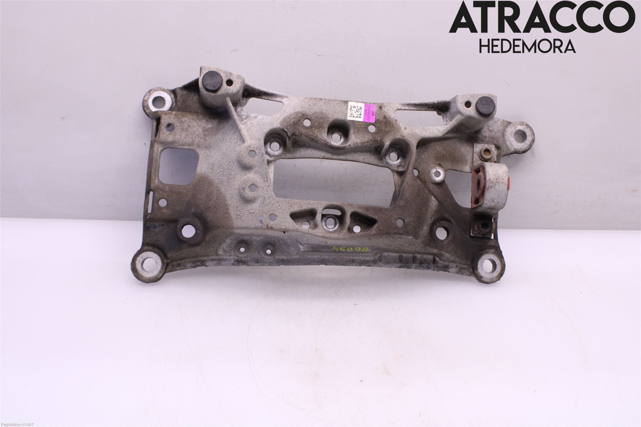 Audi A4 ALLROAD 17- Växellådsbalk