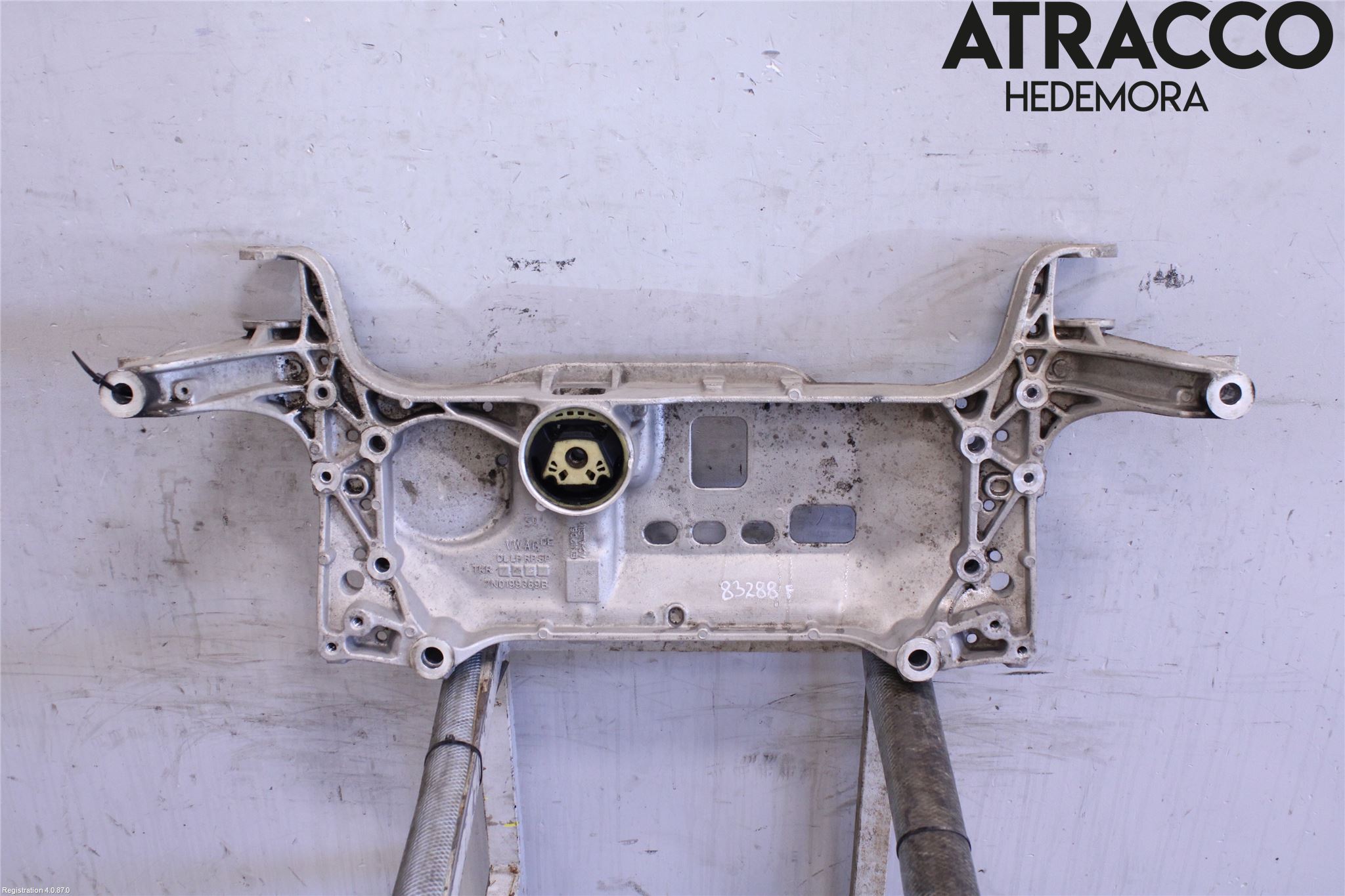 Audi Q3 8U 12-18 Framvagnsbalk