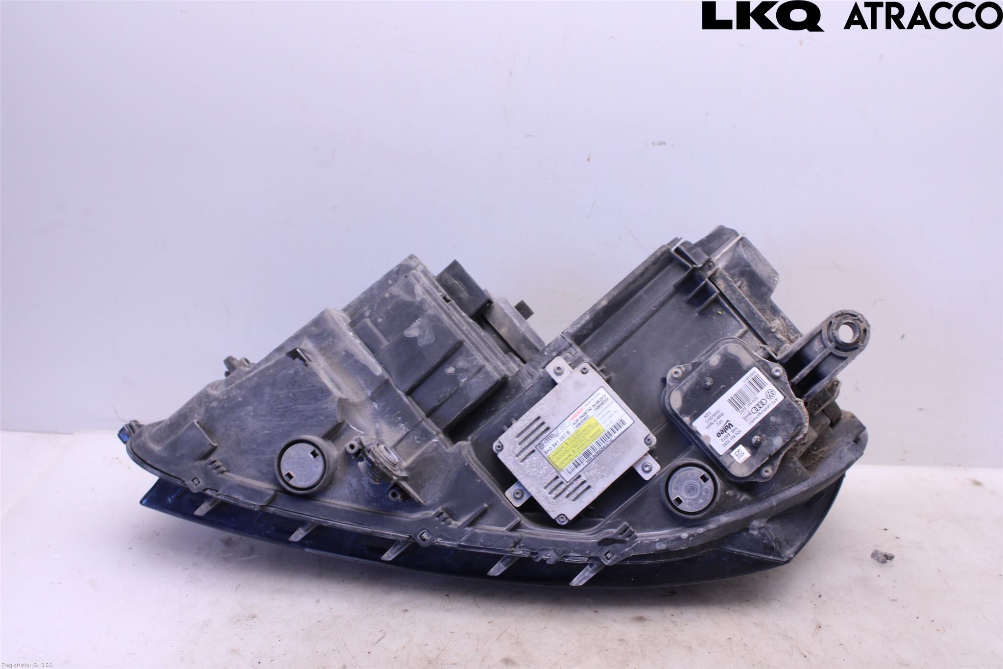 Volkswagen VW PASSAT 11-14 Strålkastare Höger