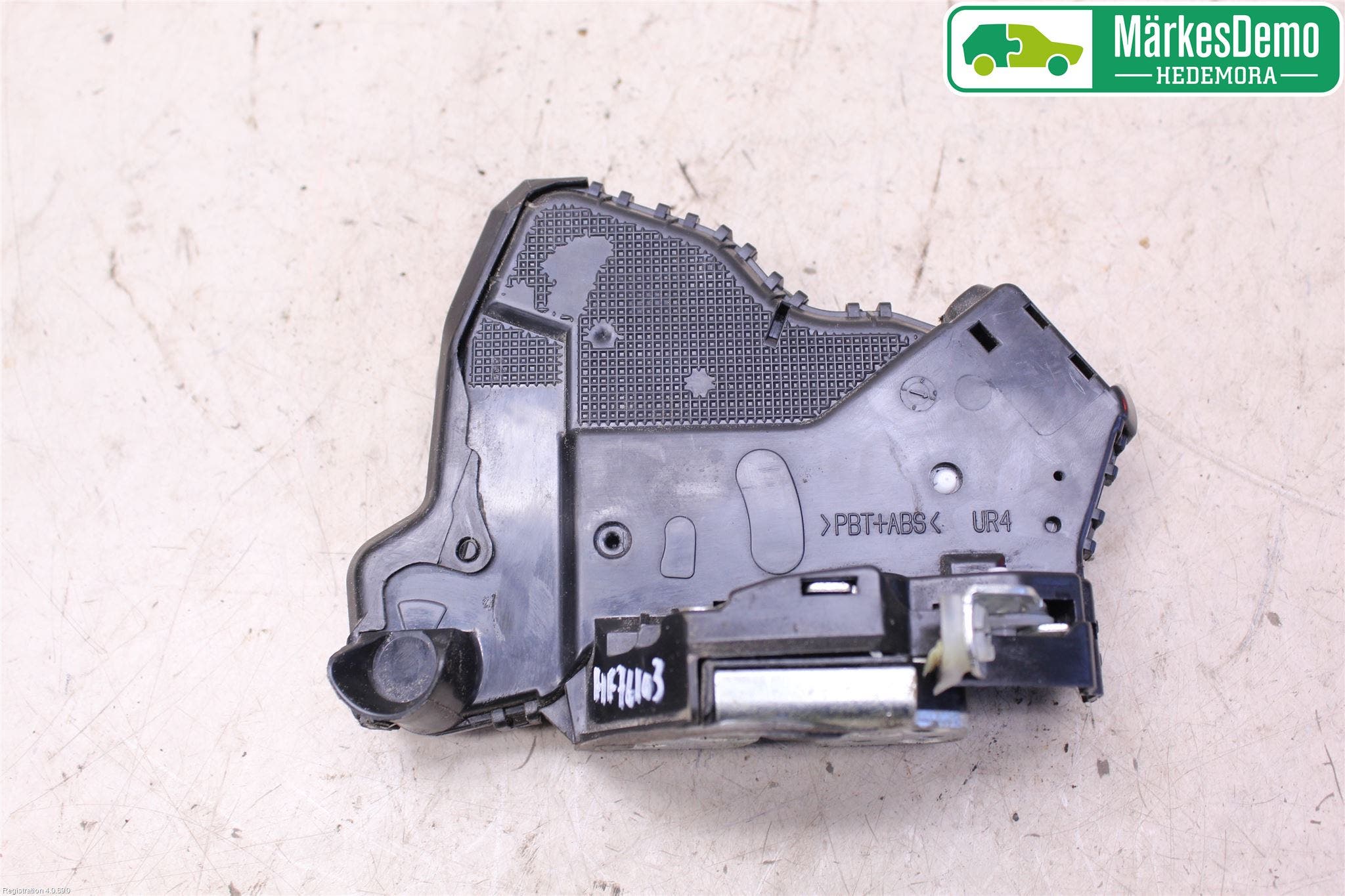 Toyota AVENSIS 16-18 Låskista-Dörrlås