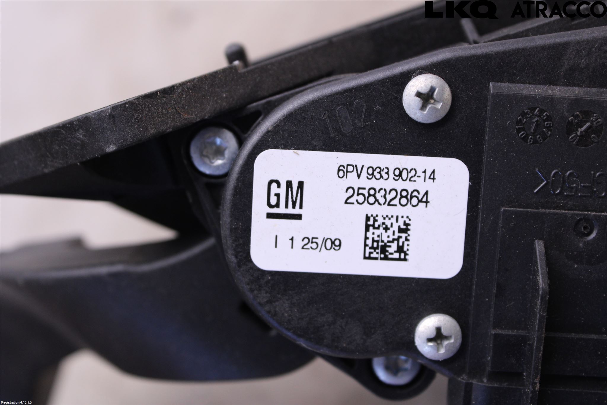 Chevrolet SUBURBAN Gaspedal