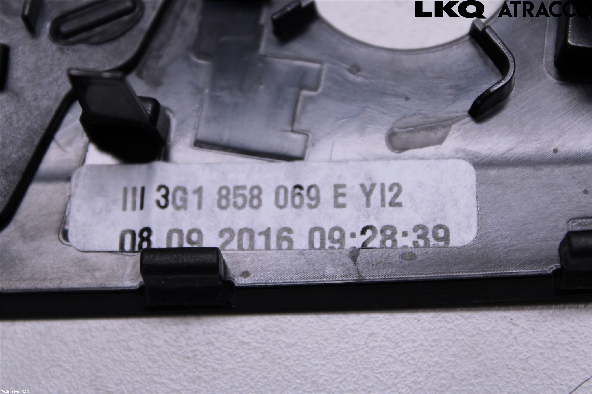 Volkswagen VW PASSAT 15-19 Instrument-Radio Sarg
