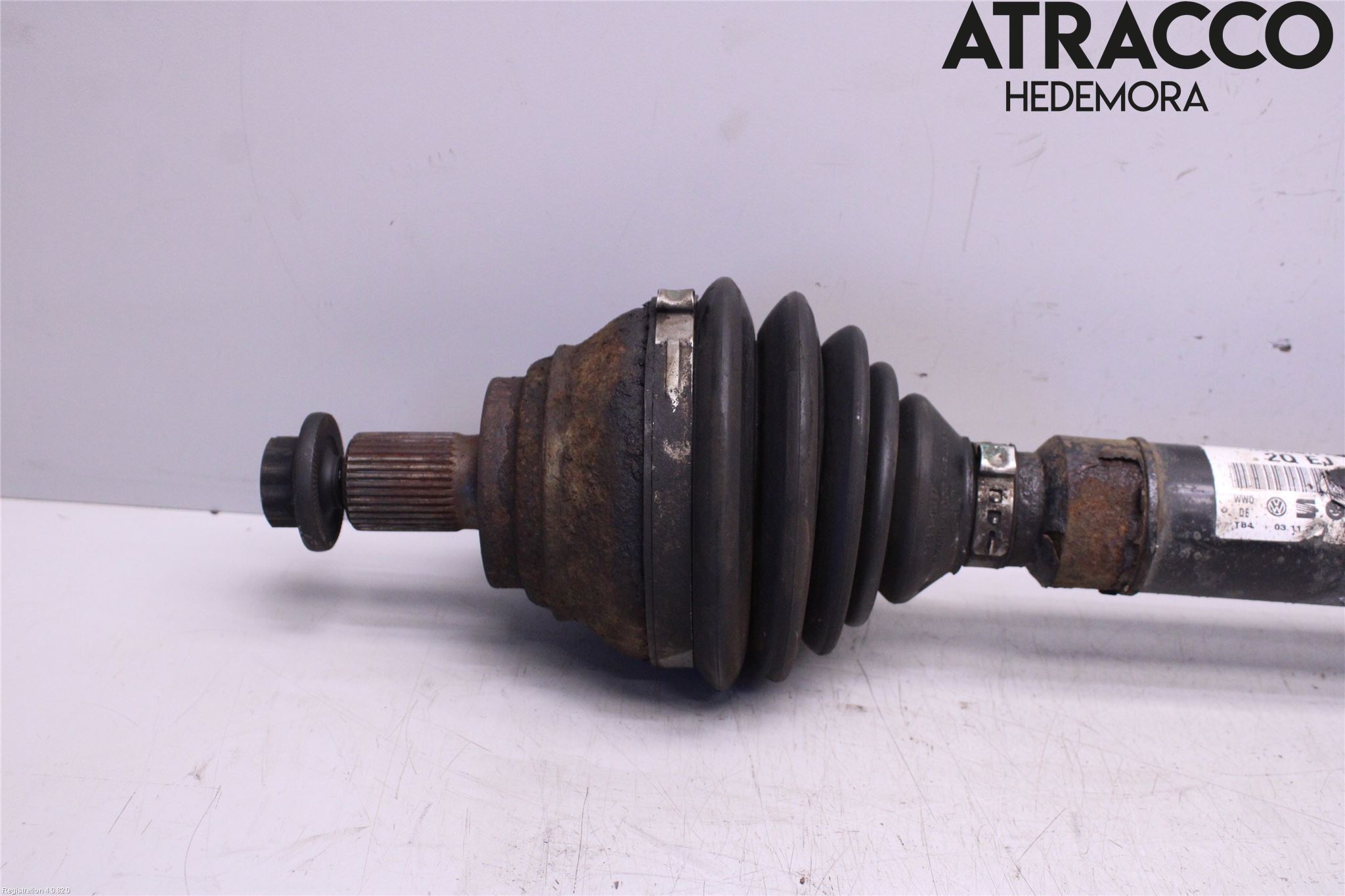 Volkswagen VW TOURAN 10-15 Drivaxel Fram Höger
