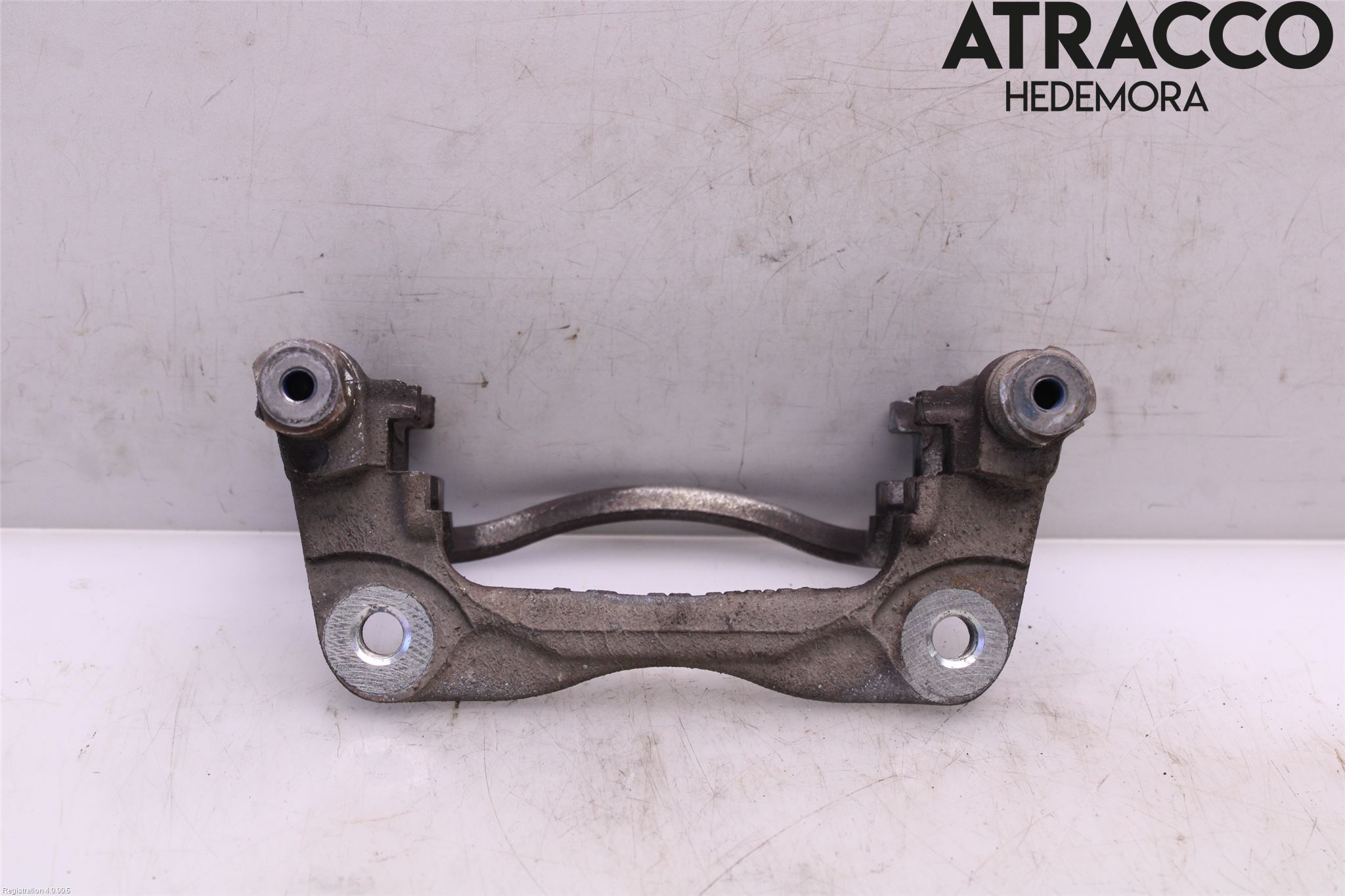 Toyota AURIS 13-19 Bromsokshållare