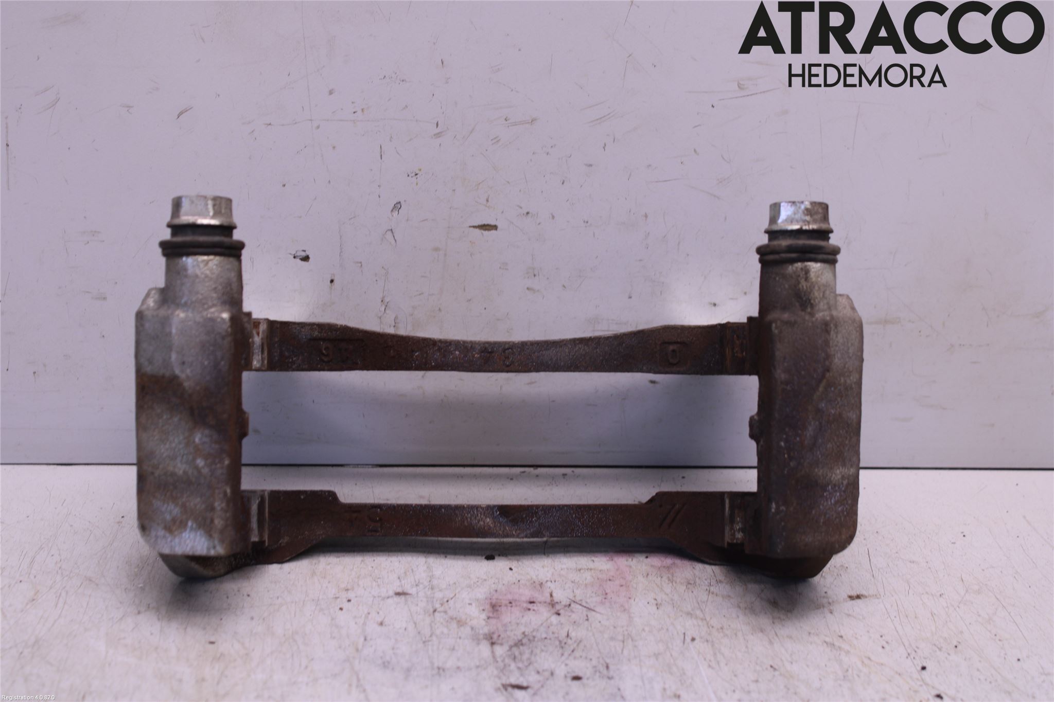 Toyota RAV4 19- Bromsokshållare