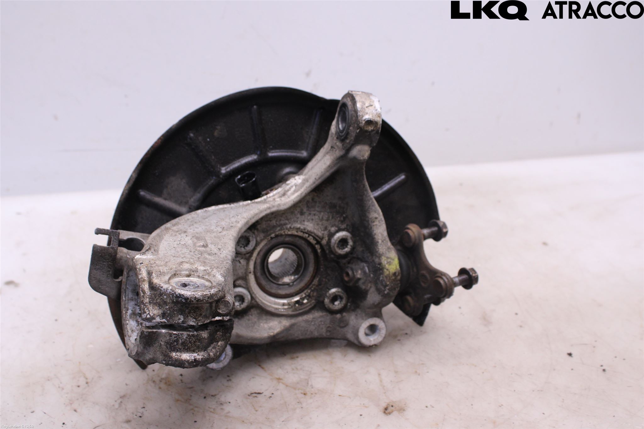 Volkswagen VW PASSAT 11-14 Styrspindel Lagerhus Hö
