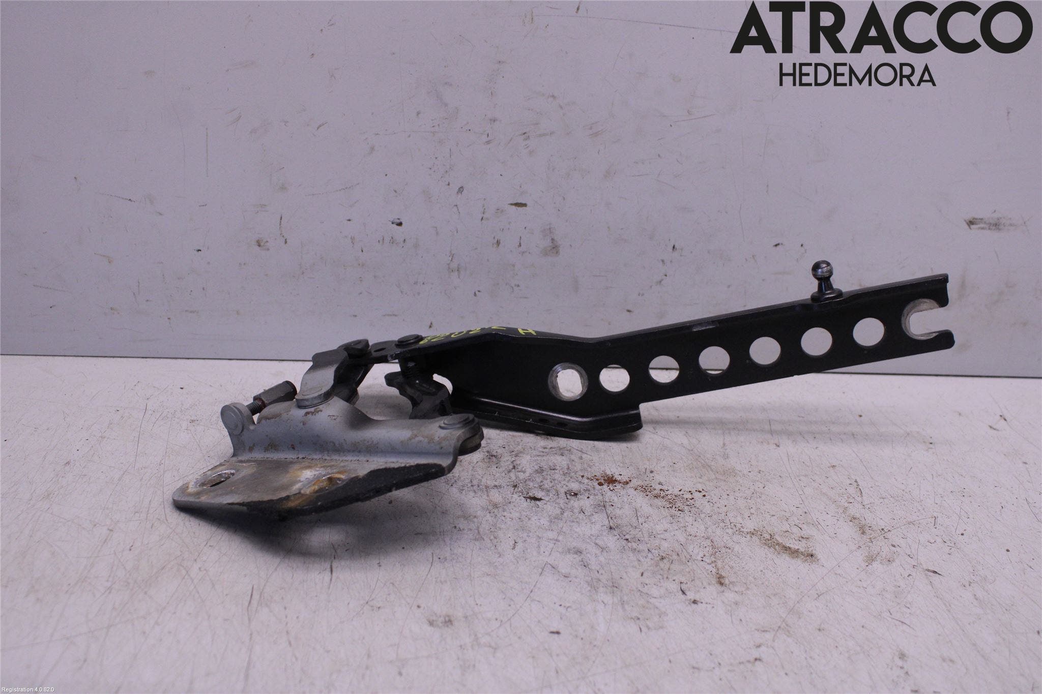 Audi A8/S8 4E 02-09 Huvgångjärn