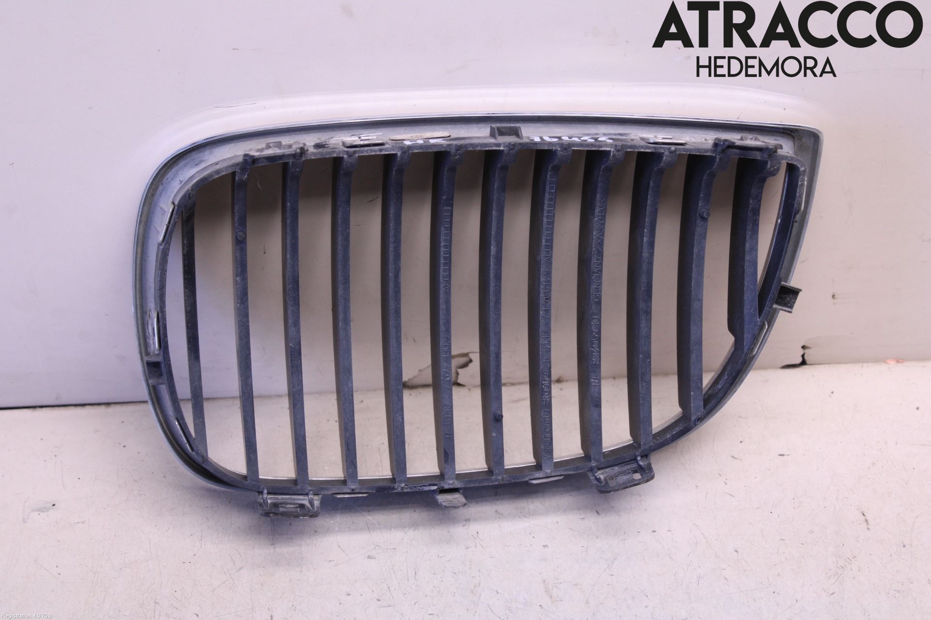 BMW 1 E87/81 5D/3D 03-11 Grilldel Höger