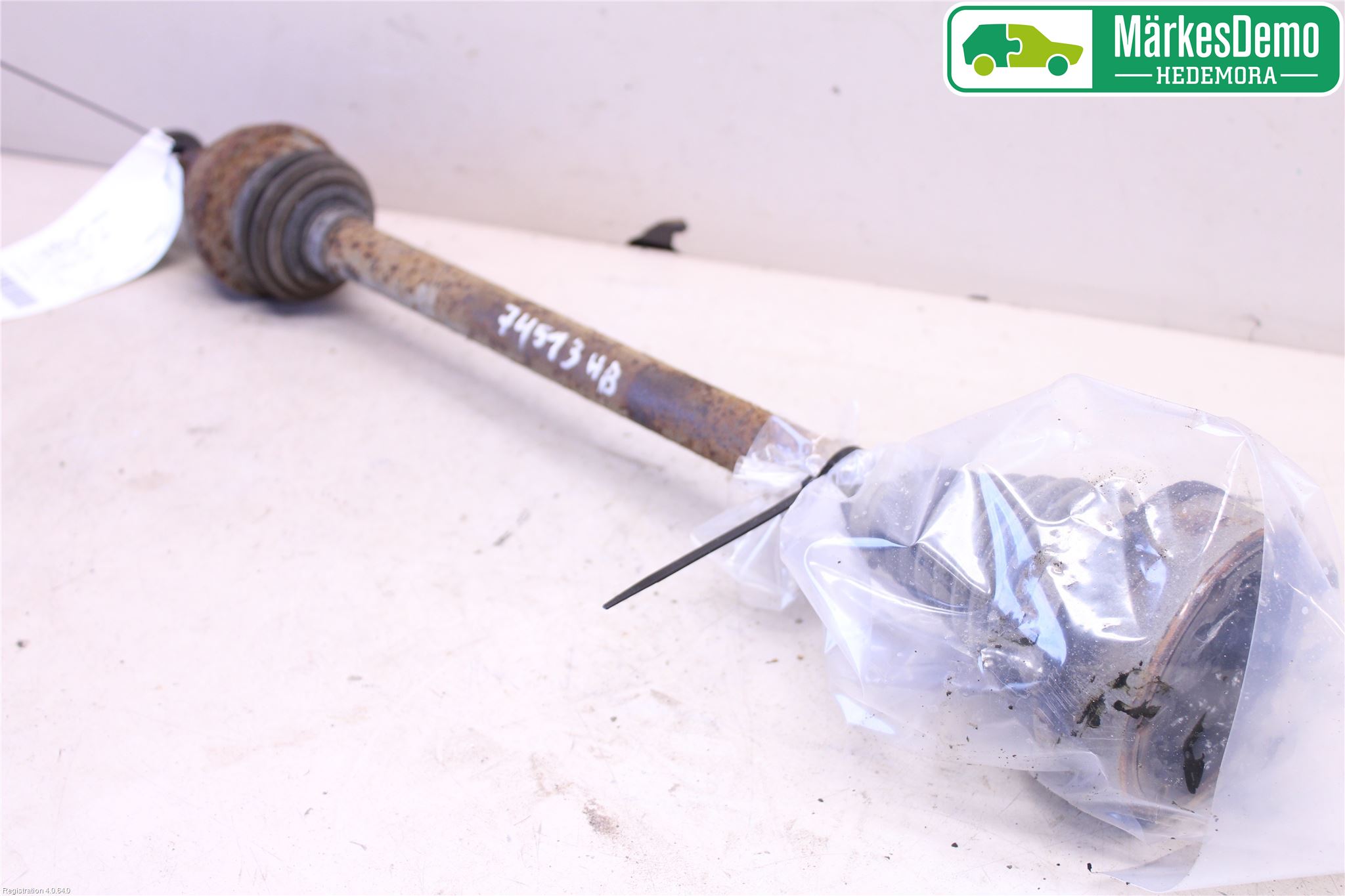 Volkswagen VW PASSAT 05-11 Drivaxel Bak Höger