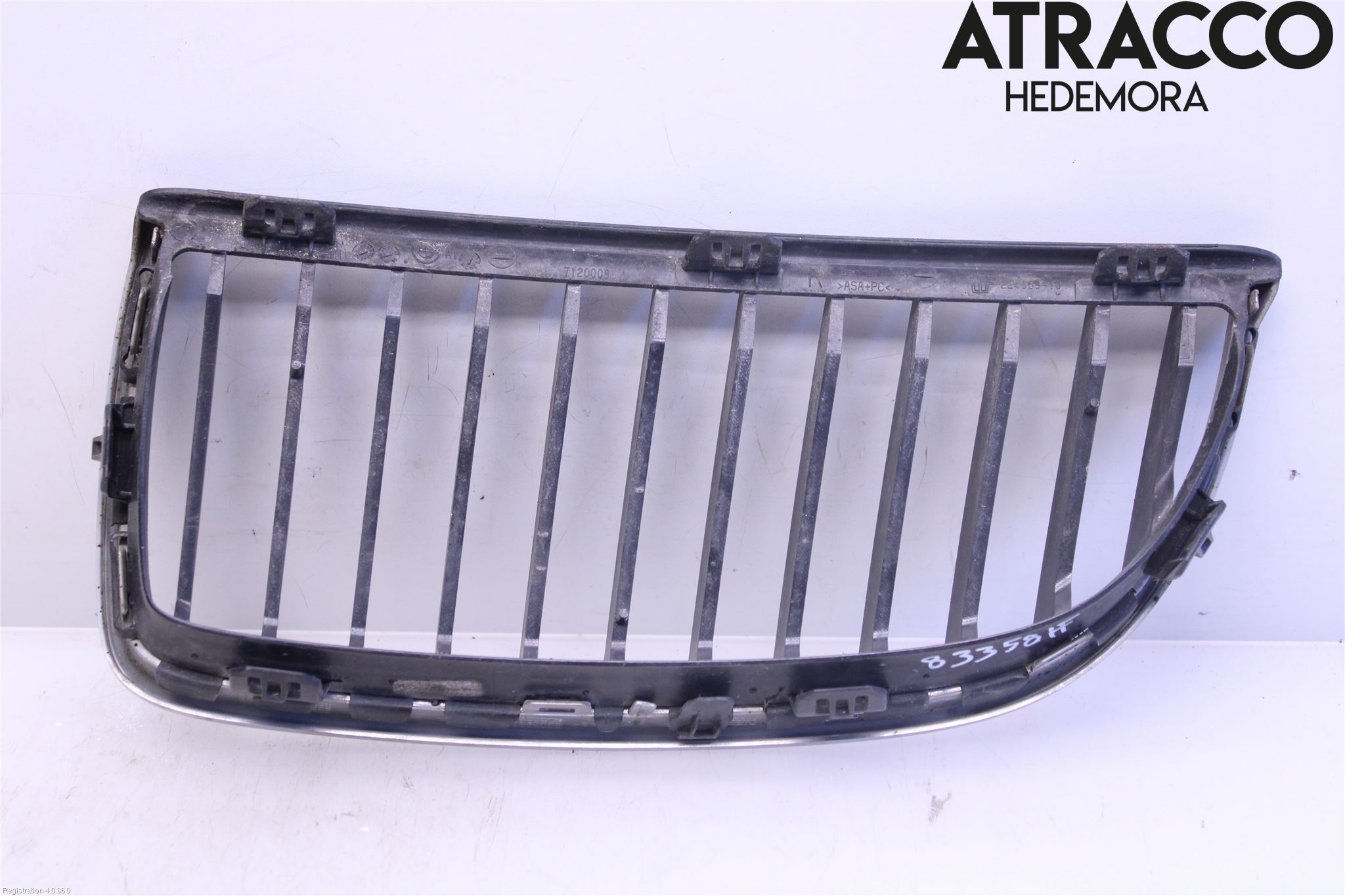 BMW 3 E90/91 SED/TOU 05-12 Grilldel Höger