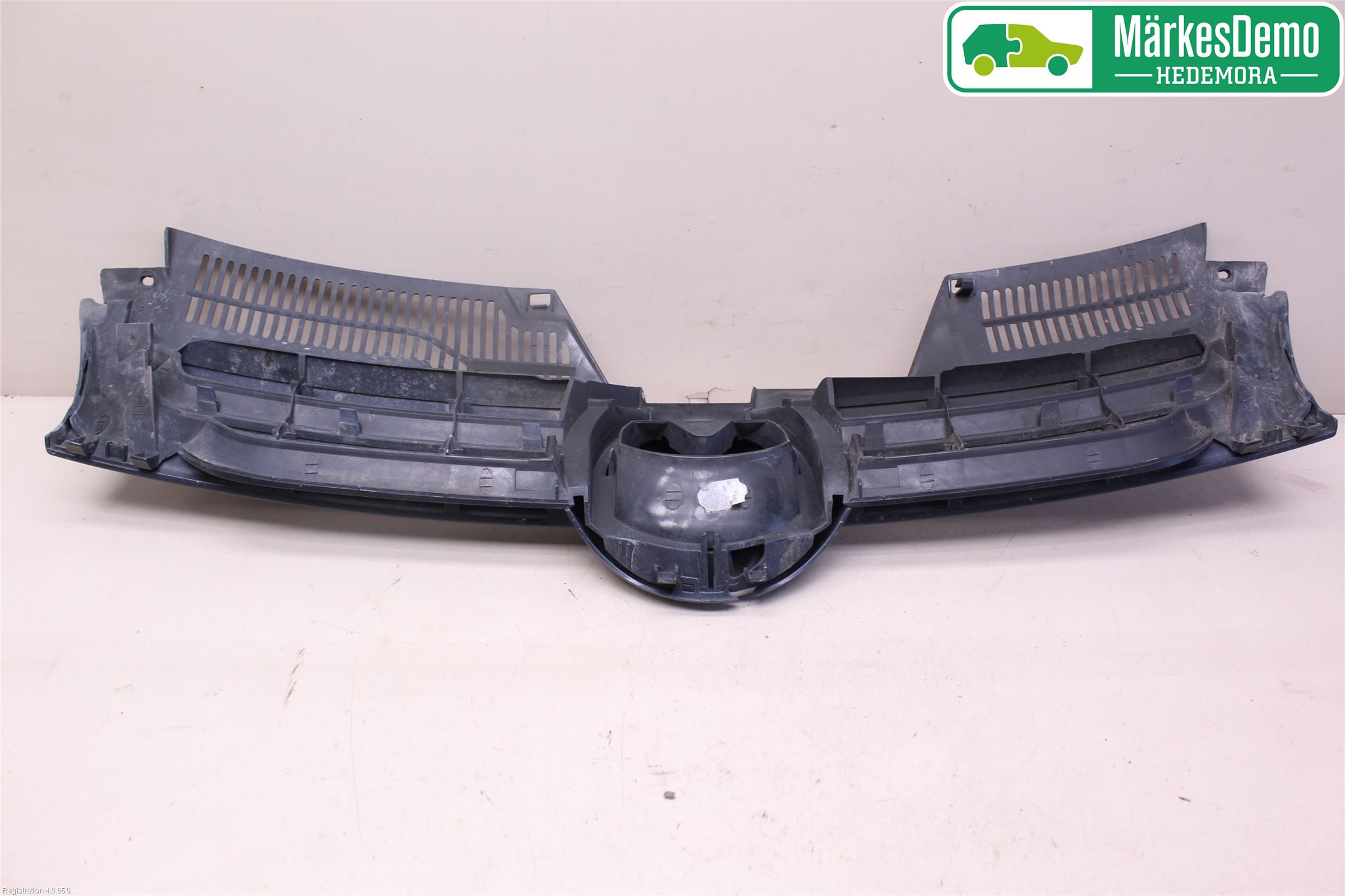 Volkswagen VW GOLF V 04-09 Grill Komp