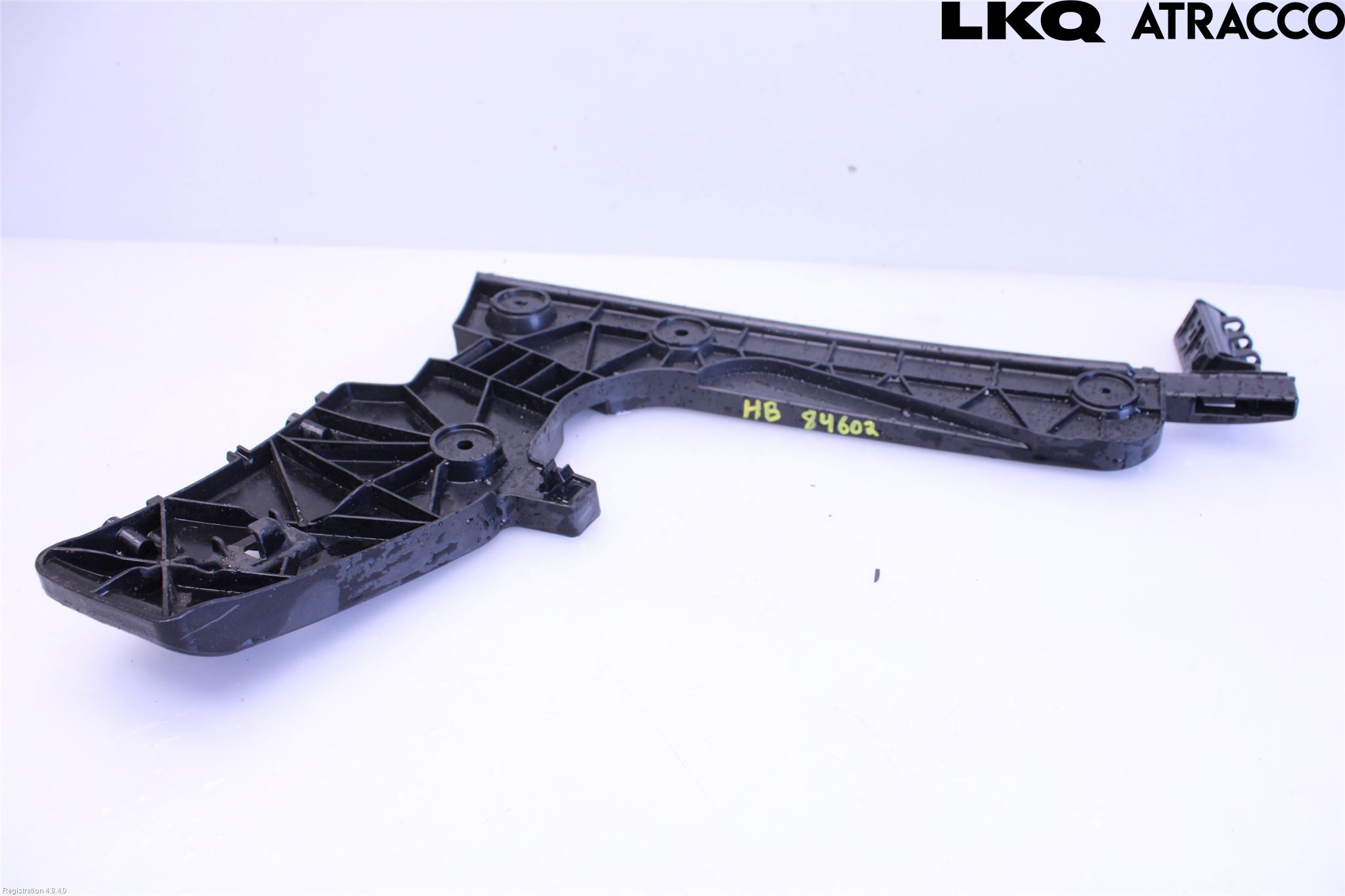 Audi A6 F2/C8 19- Stötfångarfäste Bak Hö