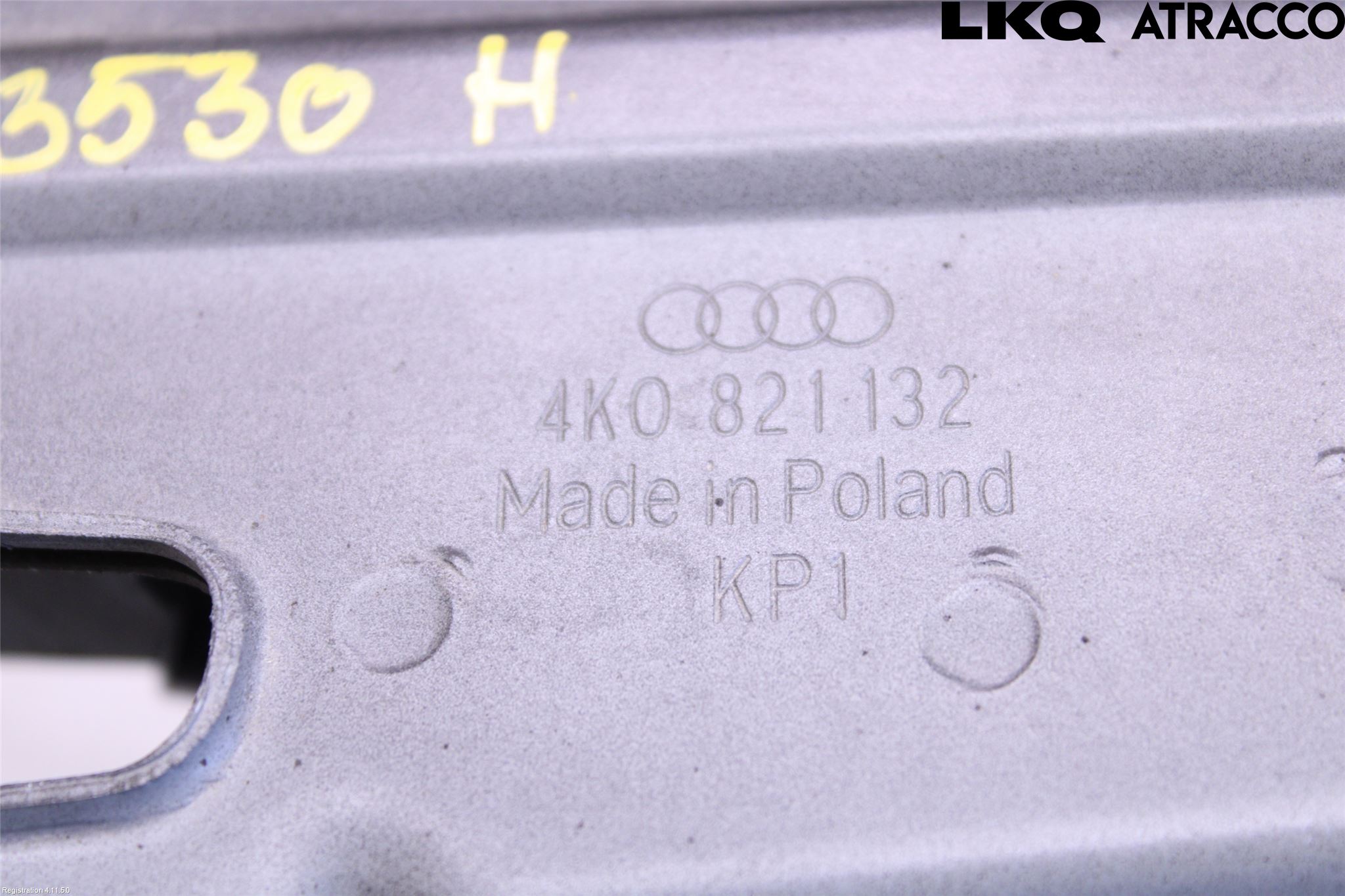 Audi A6 F2/C8 19- Skärmfäste Fram Hö