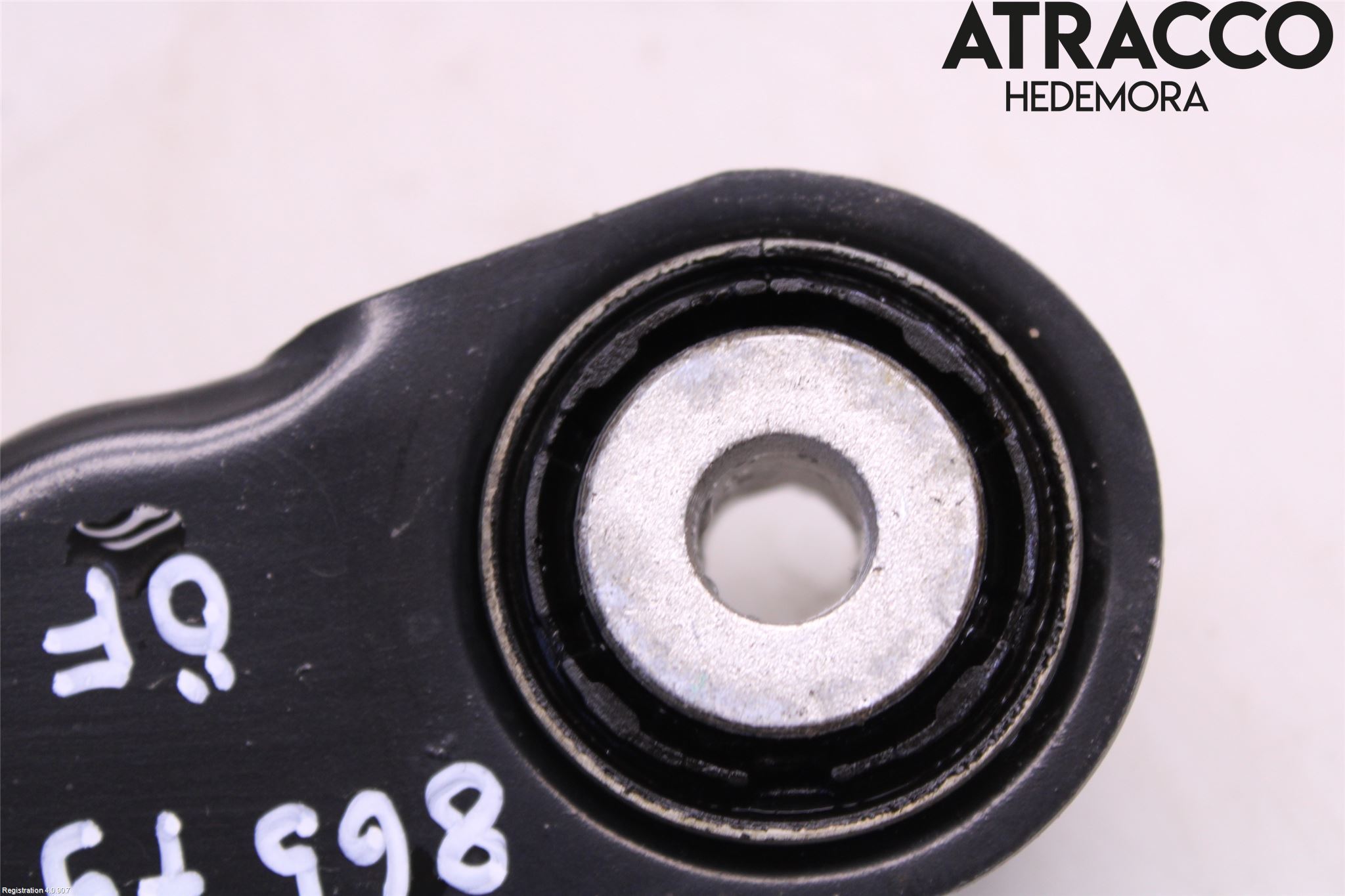 BMW 5 G30/G31/F90 17-23 Bärarm Bak Övre Höger