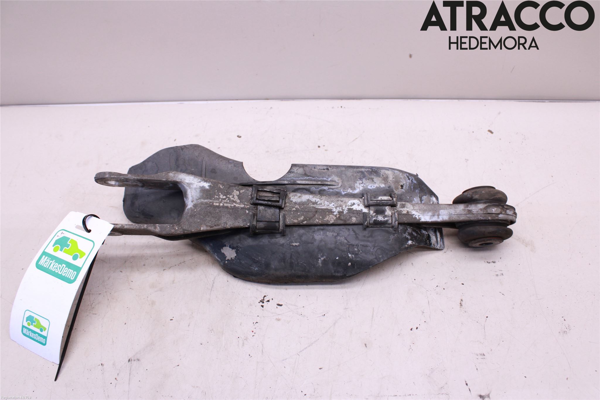 Porsche 911 64- Bärarm Fram Undre Vä