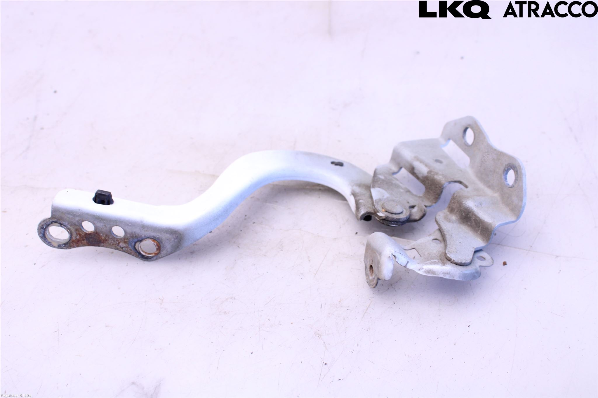 Toyota AURIS 13-19 Huvgångjärn